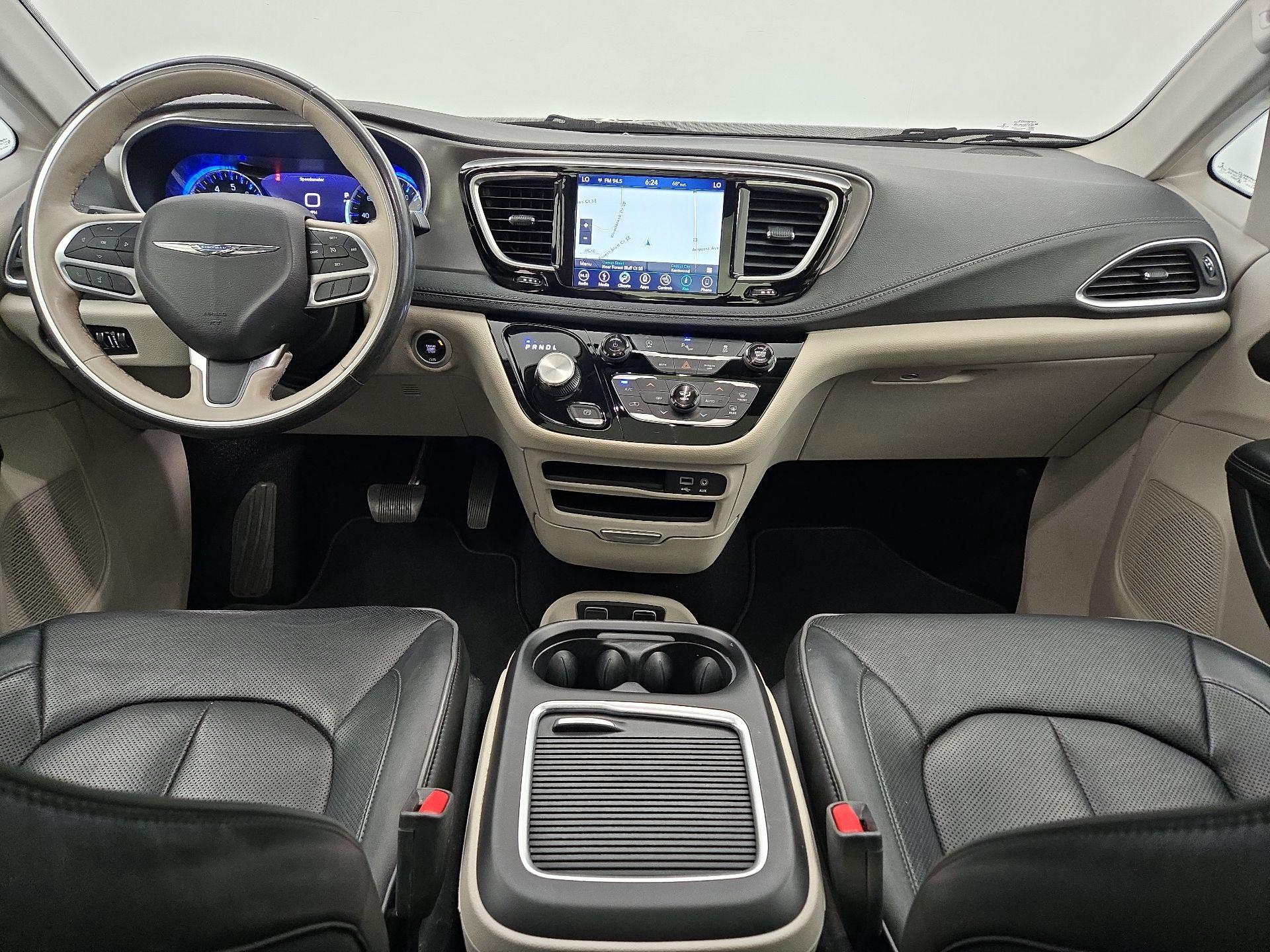 Thumbnail: 2019 Chrysler Pacifica - 9
