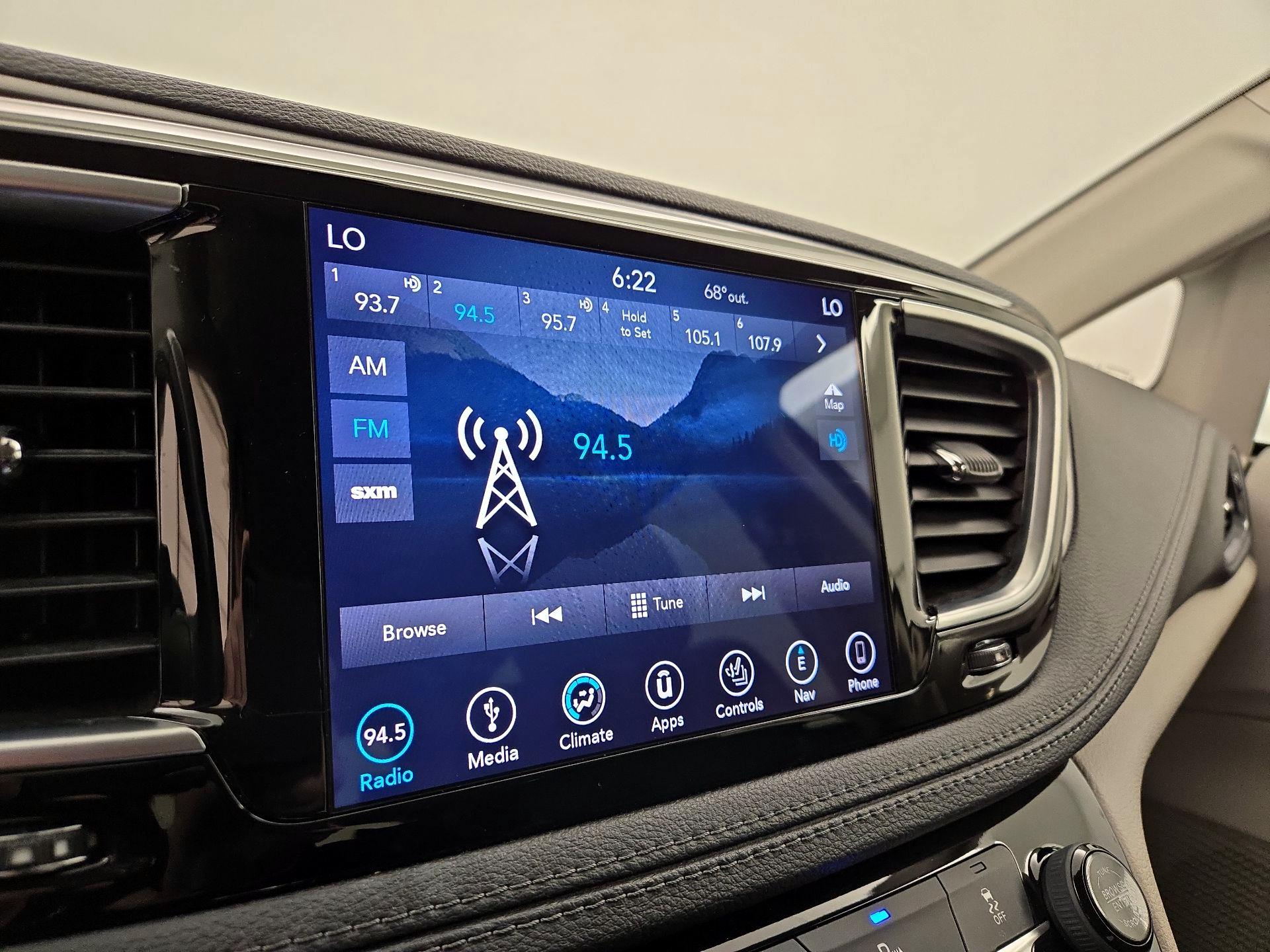 Thumbnail: 2019 Chrysler Pacifica - 16