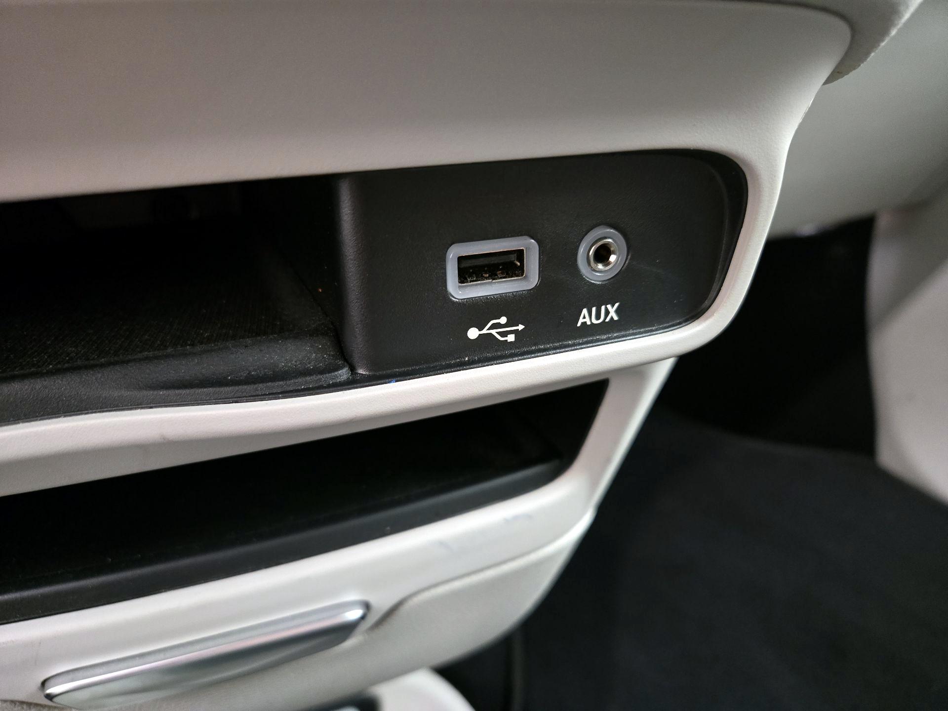 Thumbnail: 2019 Chrysler Pacifica - 19