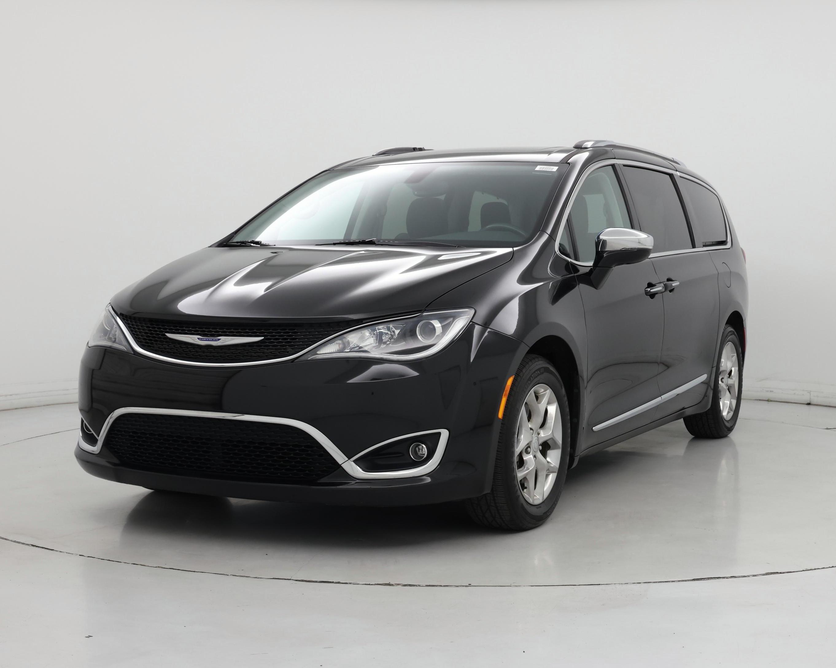 Thumbnail: 2019 Chrysler Pacifica - 4