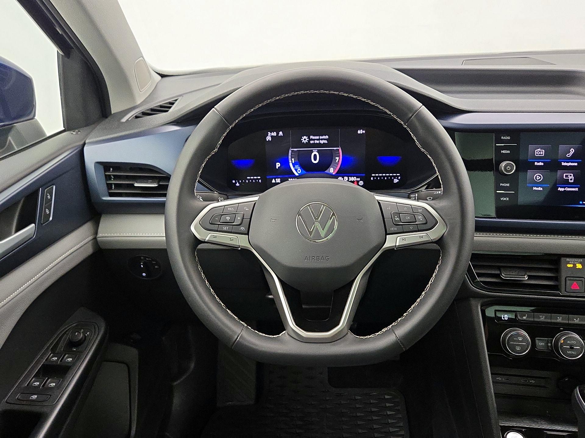 Thumbnail: 2024 Volkswagen Taos - 10