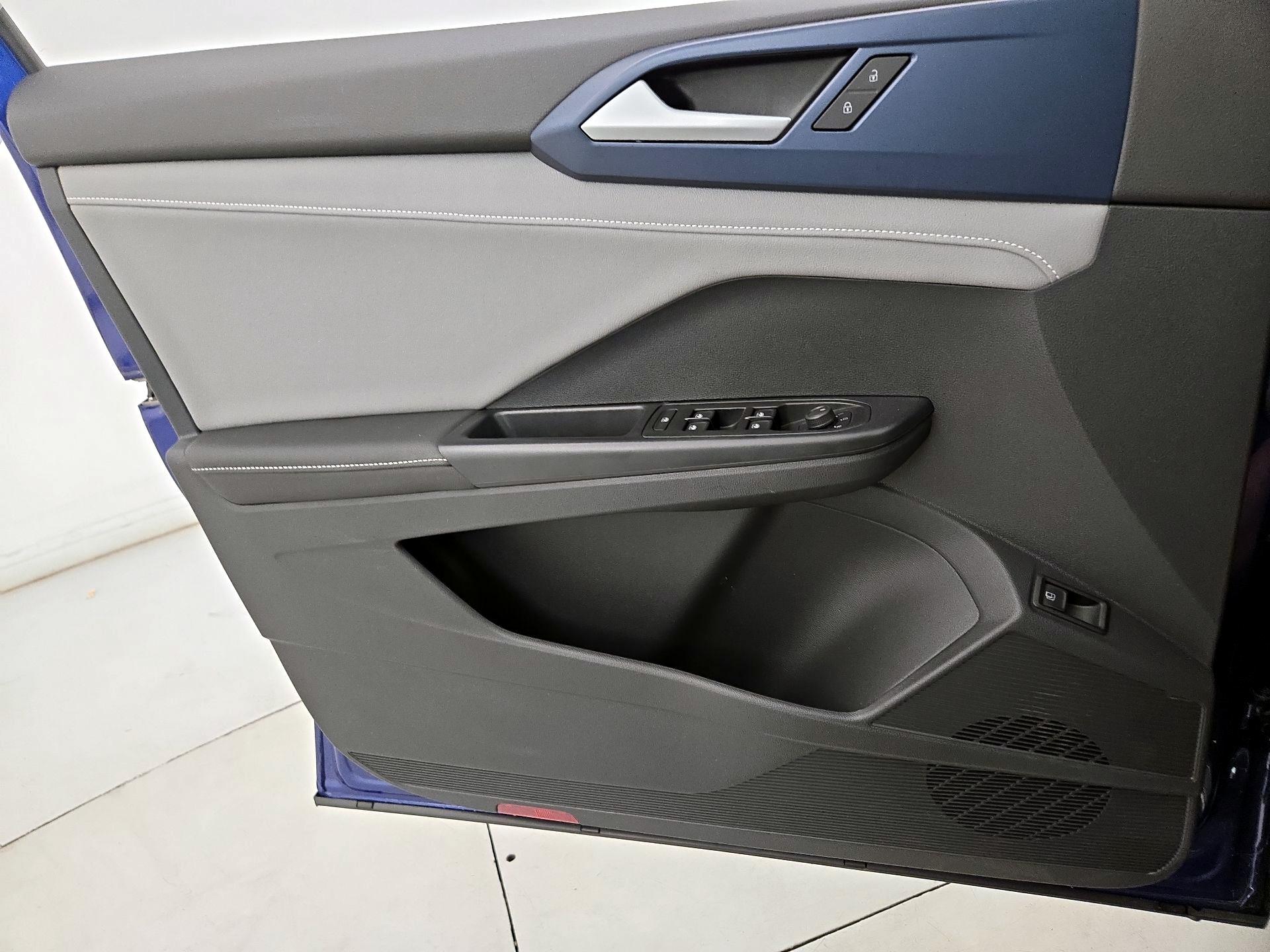 Thumbnail: 2024 Volkswagen Taos - 12