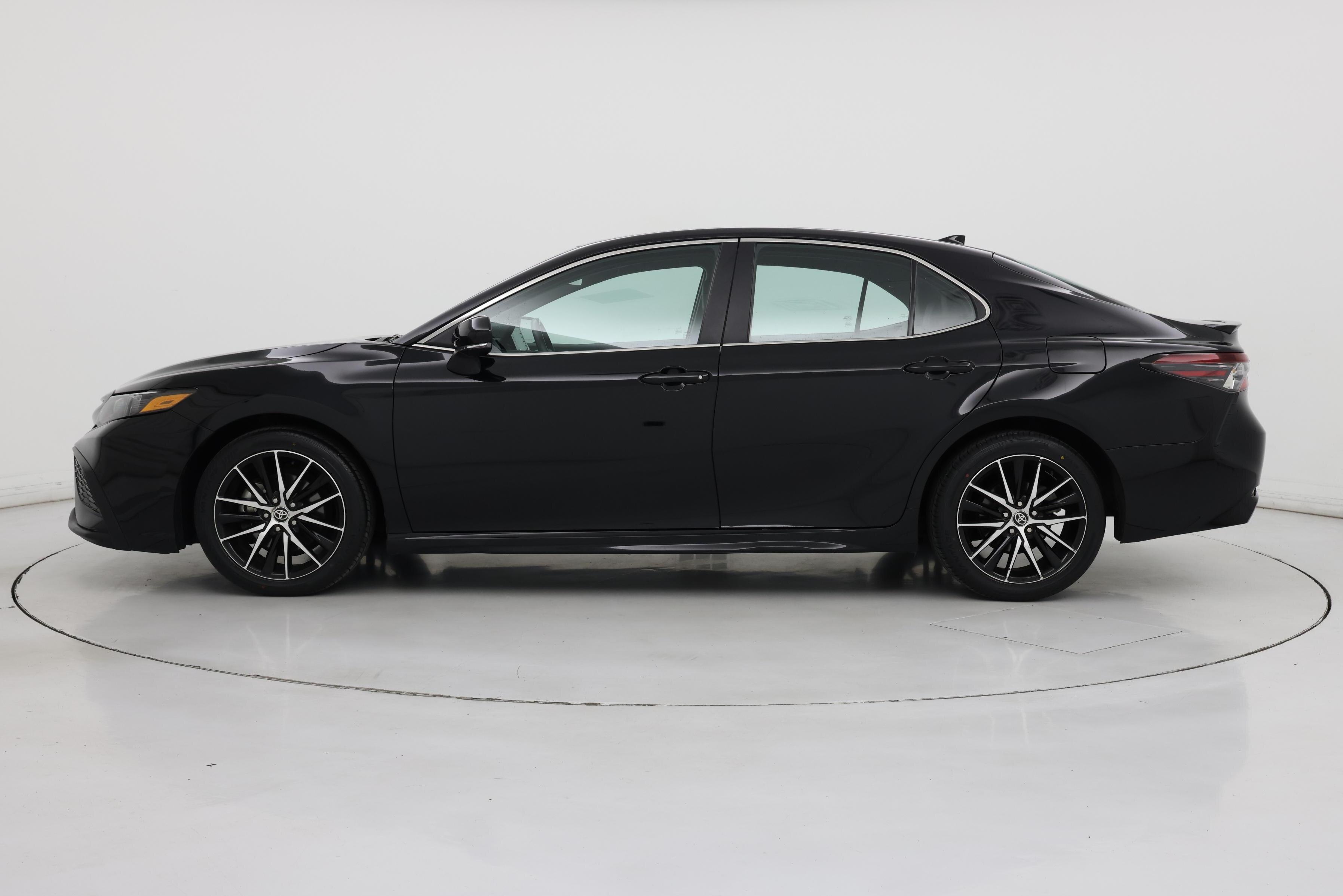 Thumbnail: 2024 Toyota Camry - 3