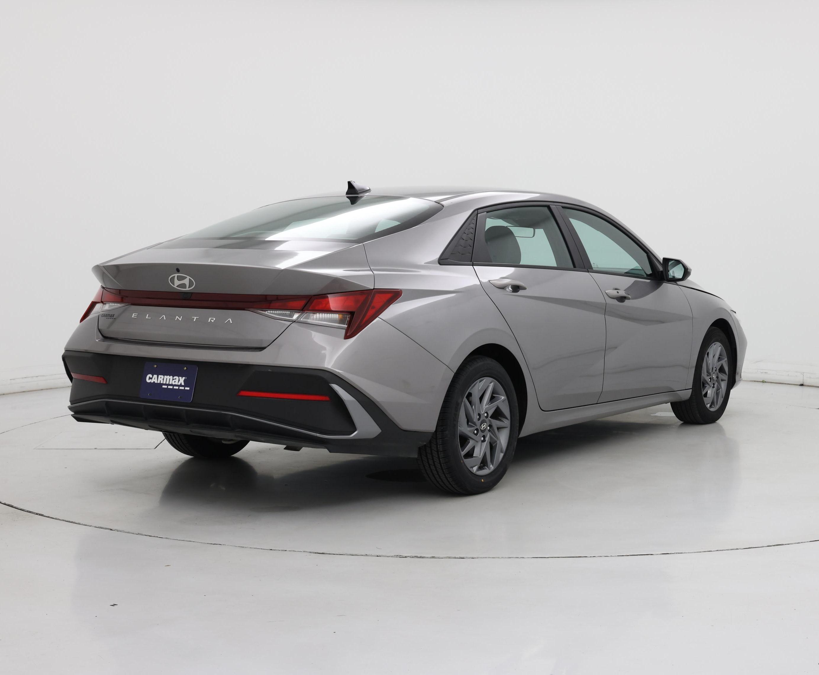 Thumbnail: 2024 Hyundai Elantra - 8