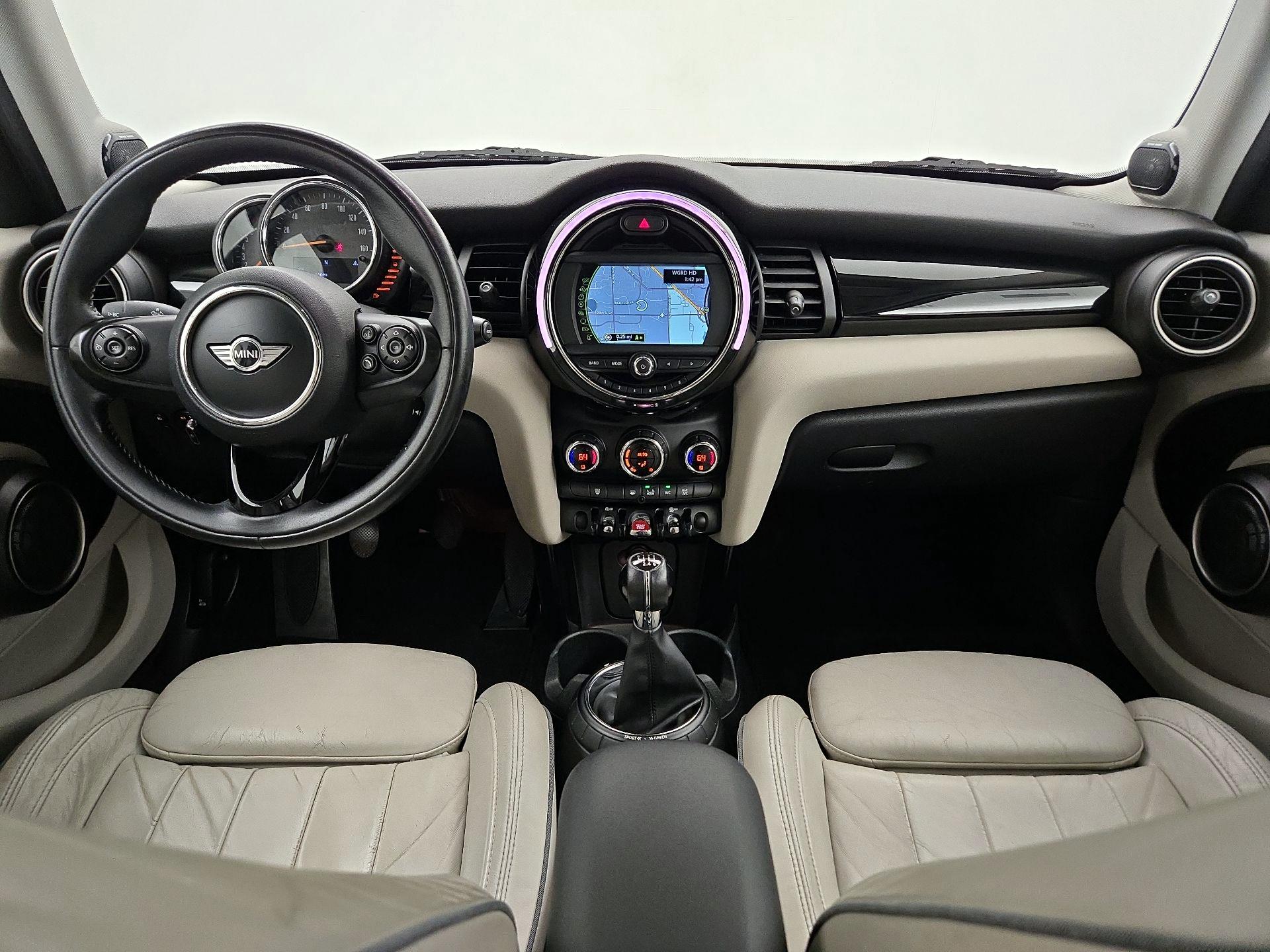 Thumbnail: 2015 MINI Cooper Hardtop - 9