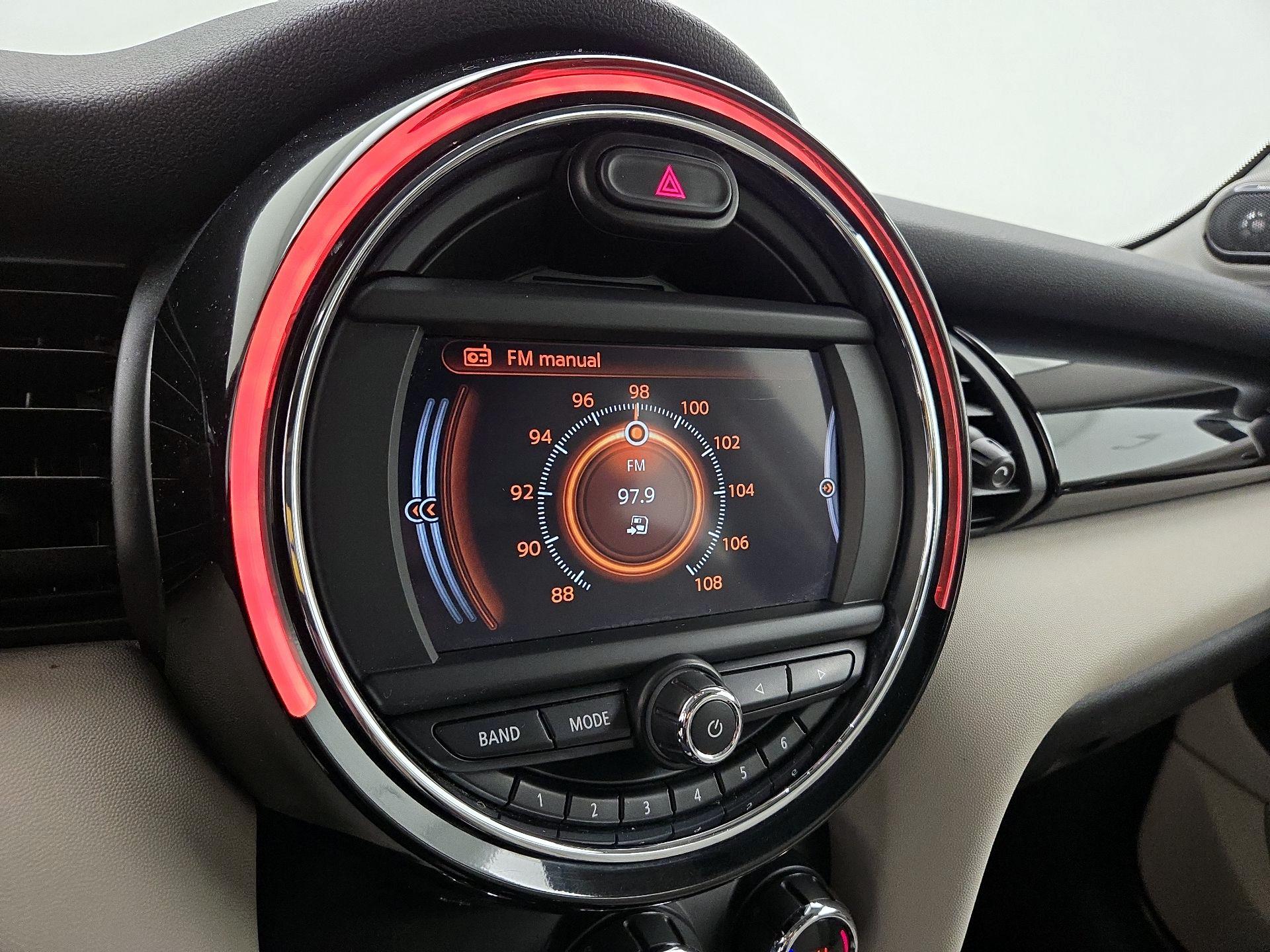 Thumbnail: 2015 MINI Cooper Hardtop - 16