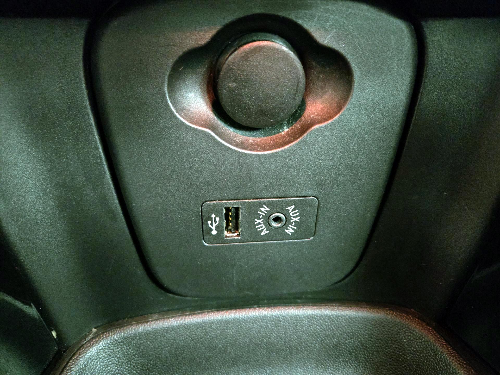 Thumbnail: 2015 MINI Cooper Hardtop - 19