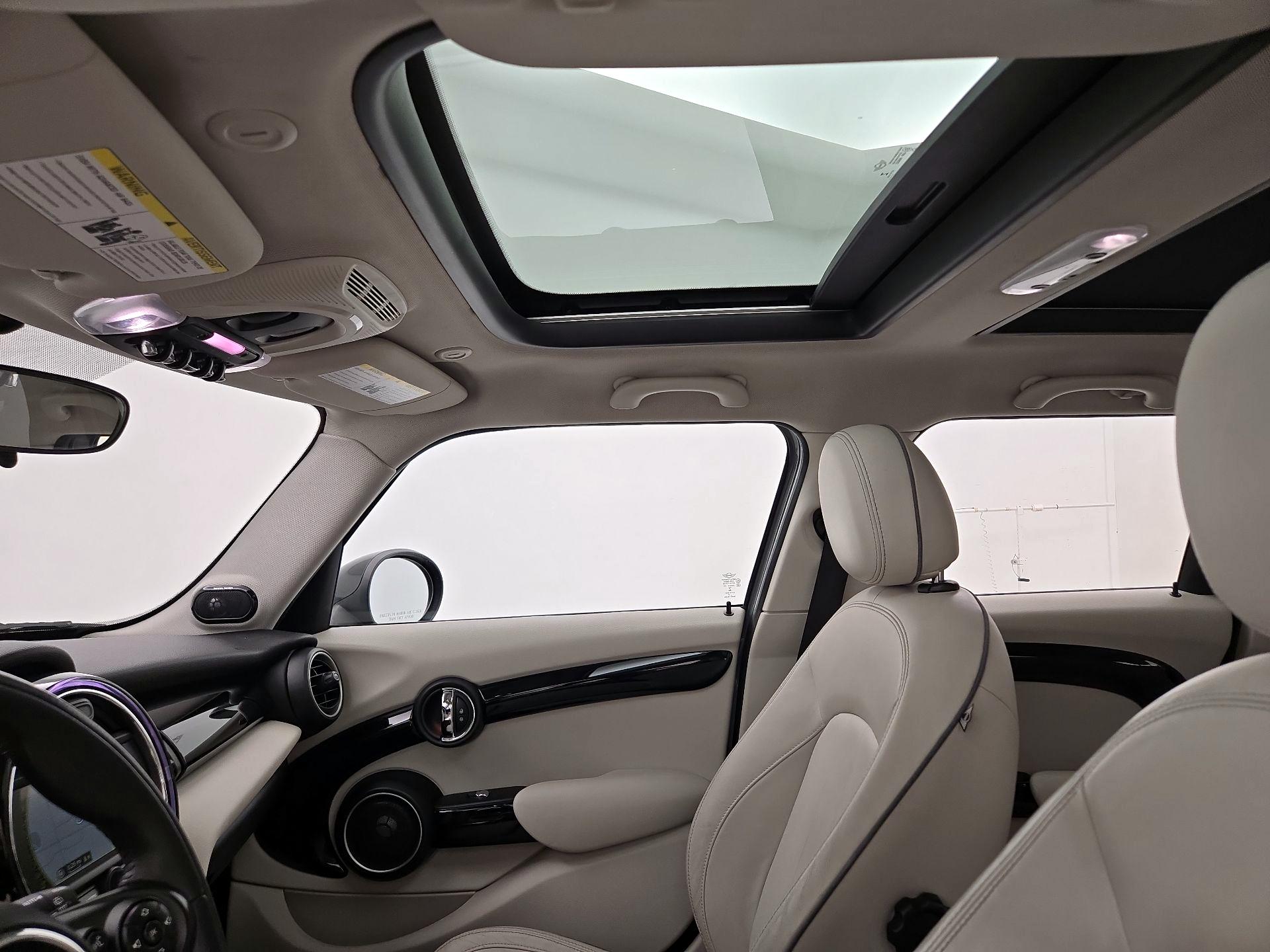 Thumbnail: 2015 MINI Cooper Hardtop - 20