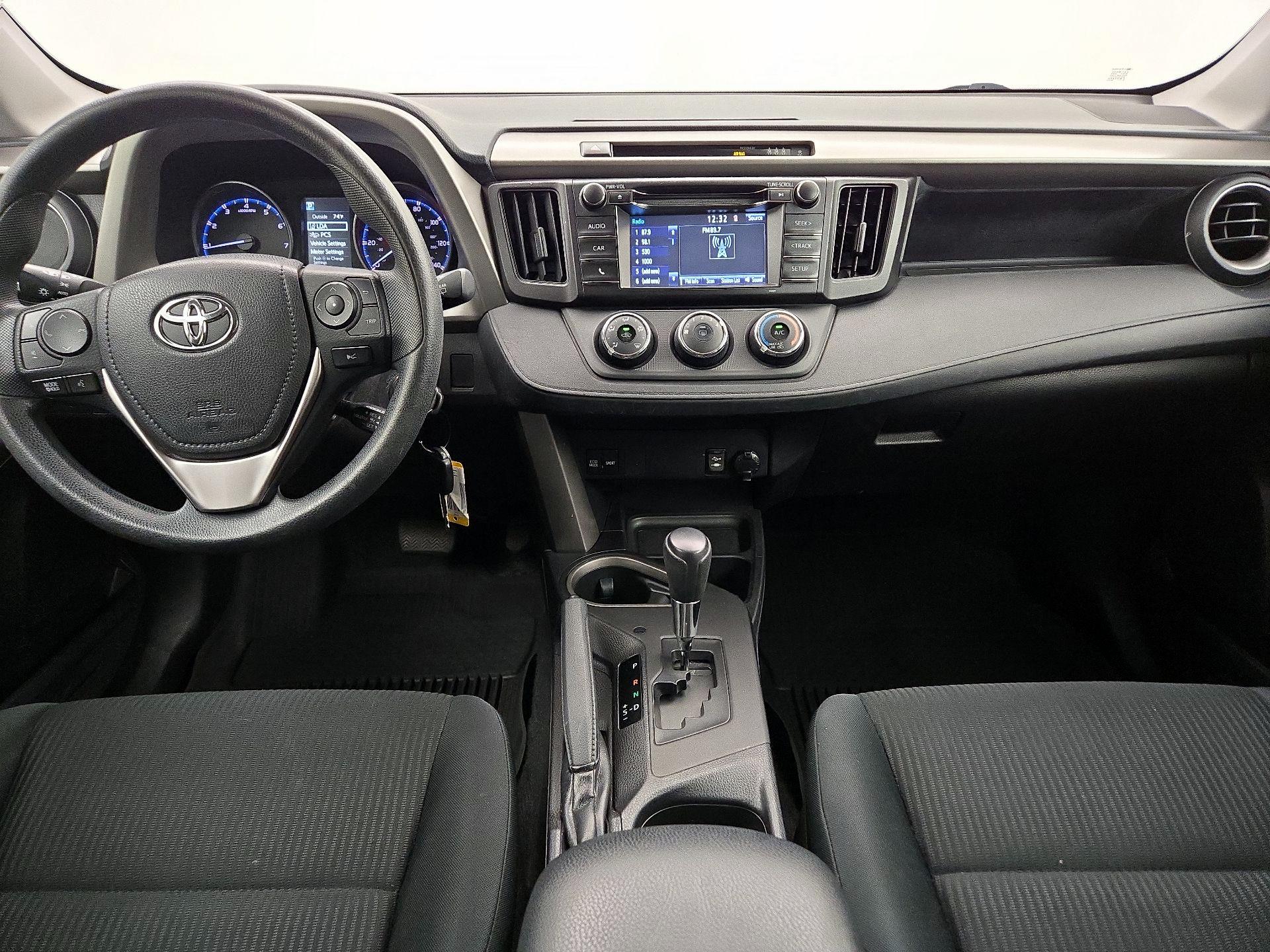 Thumbnail: 2017 Toyota RAV4 - 9