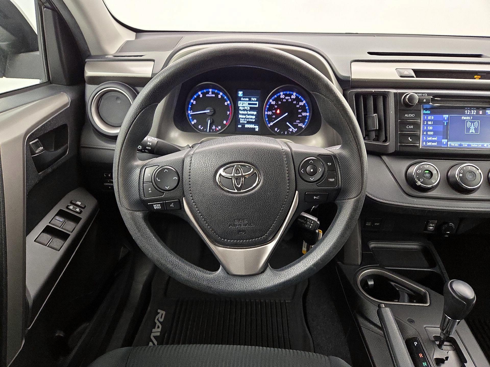Thumbnail: 2017 Toyota RAV4 - 10