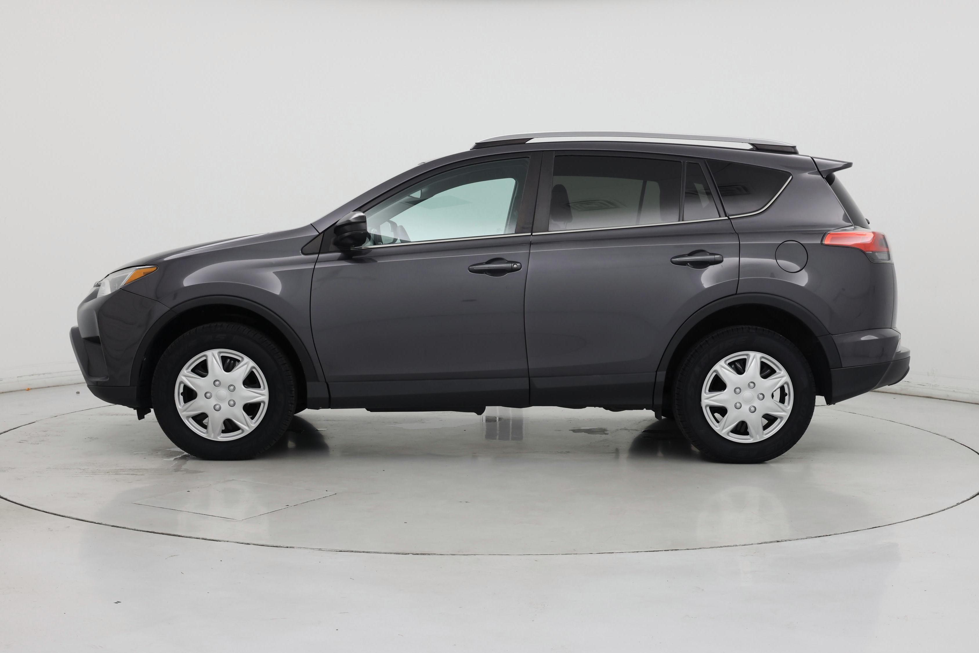 Thumbnail: 2017 Toyota RAV4 - 3