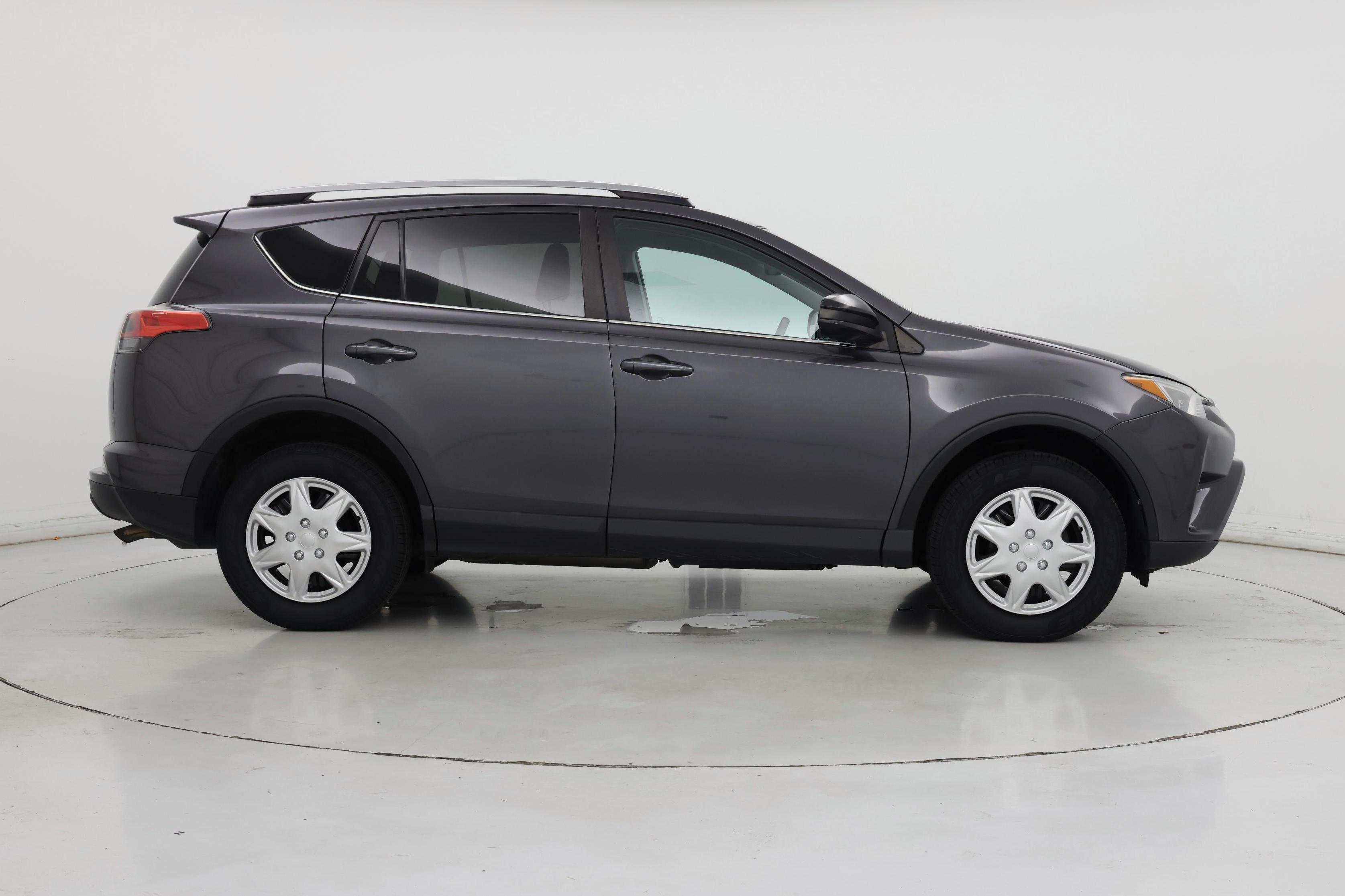 Thumbnail: 2017 Toyota RAV4 - 7