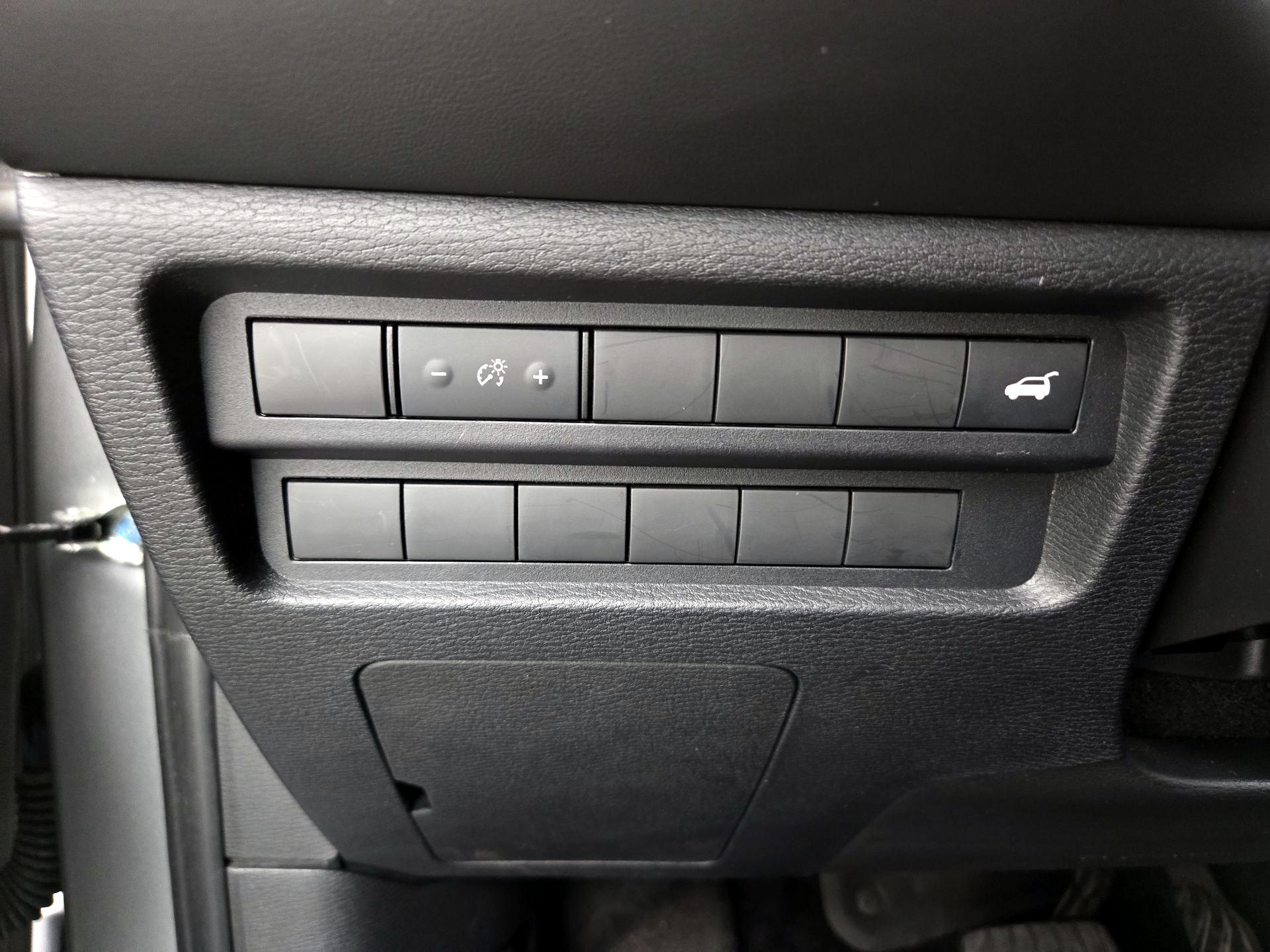 Thumbnail: 2023 Mitsubishi Outlander - 13