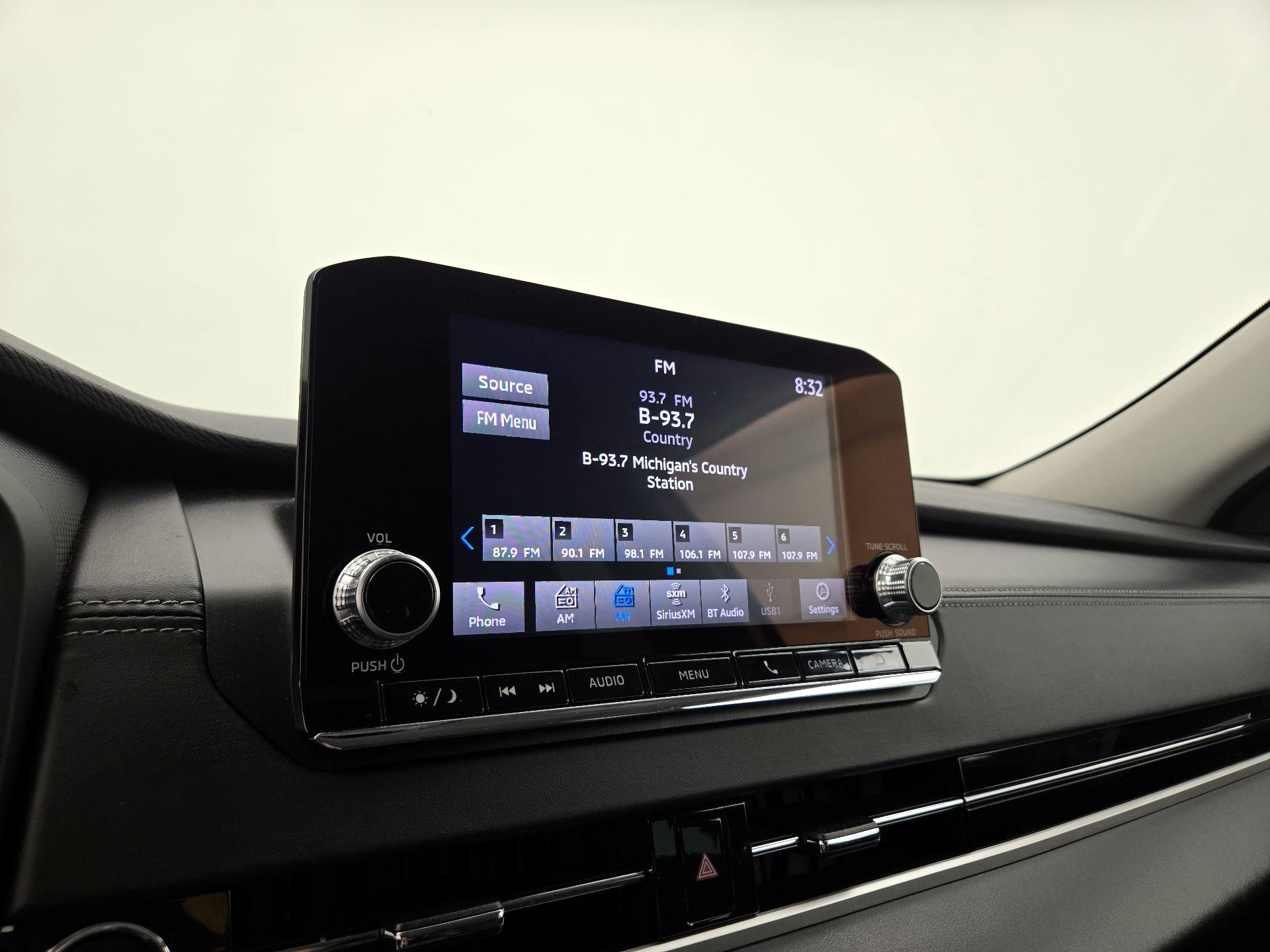 Thumbnail: 2023 Mitsubishi Outlander - 15