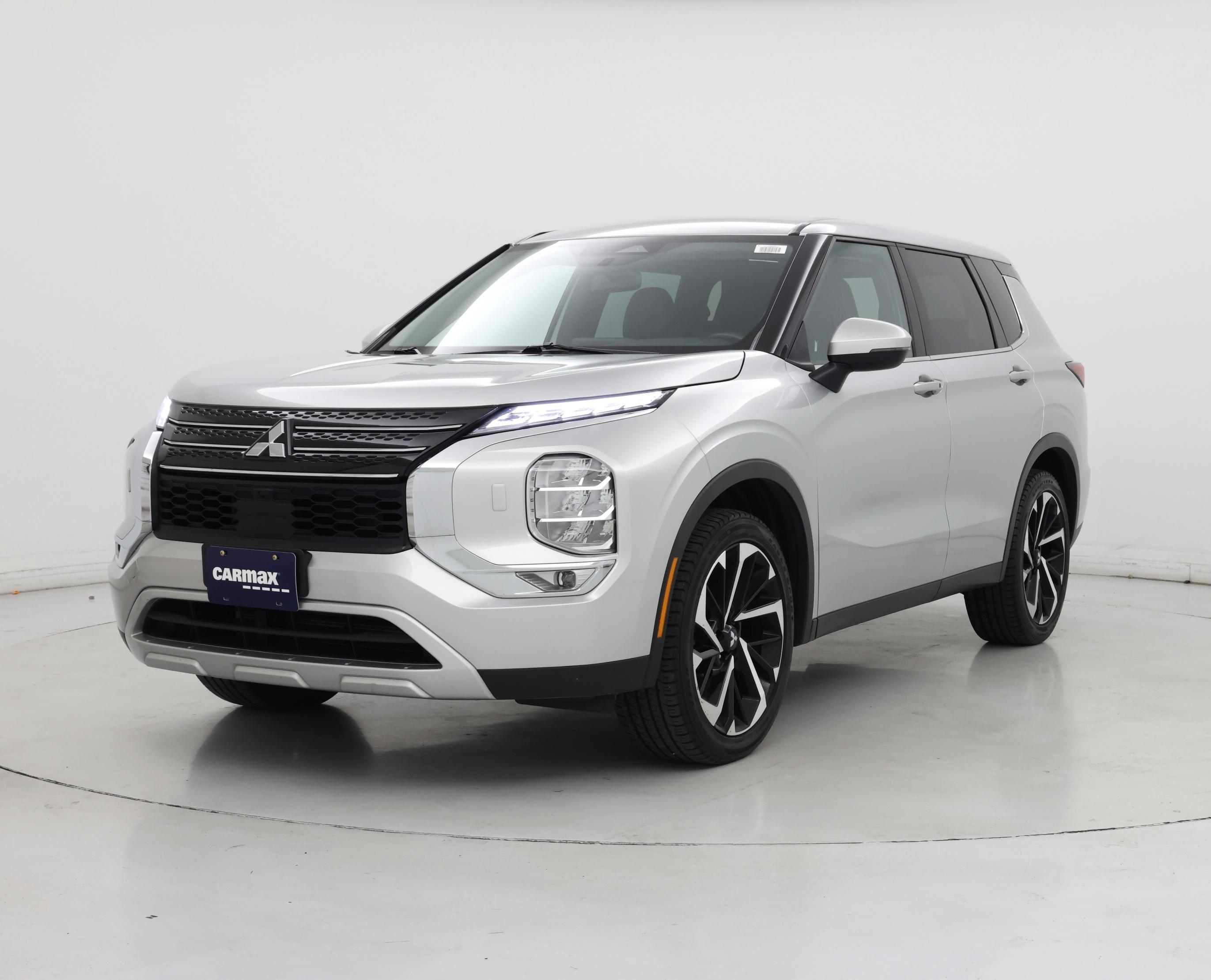 Thumbnail: 2023 Mitsubishi Outlander - 4