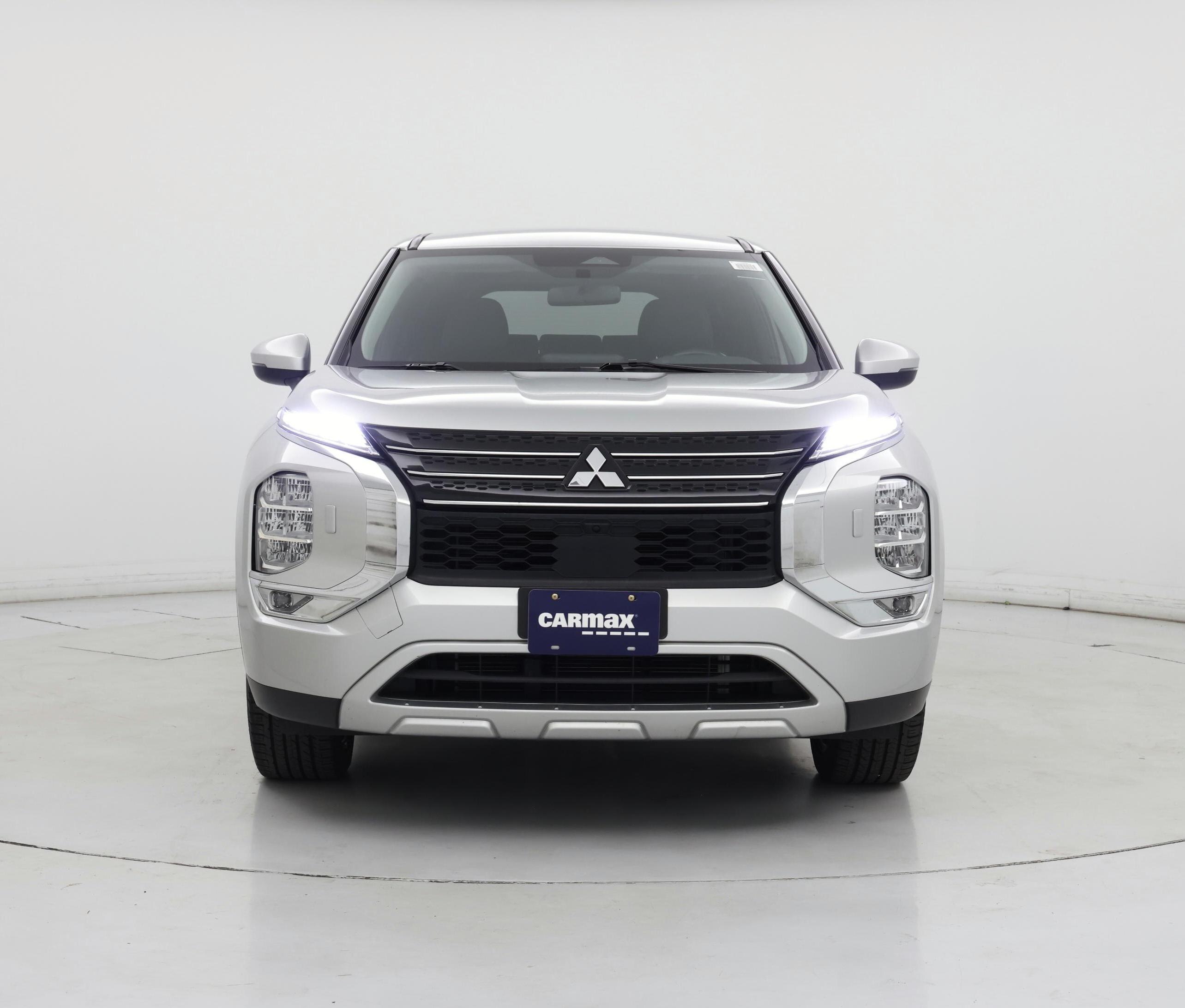 Thumbnail: 2023 Mitsubishi Outlander - 5