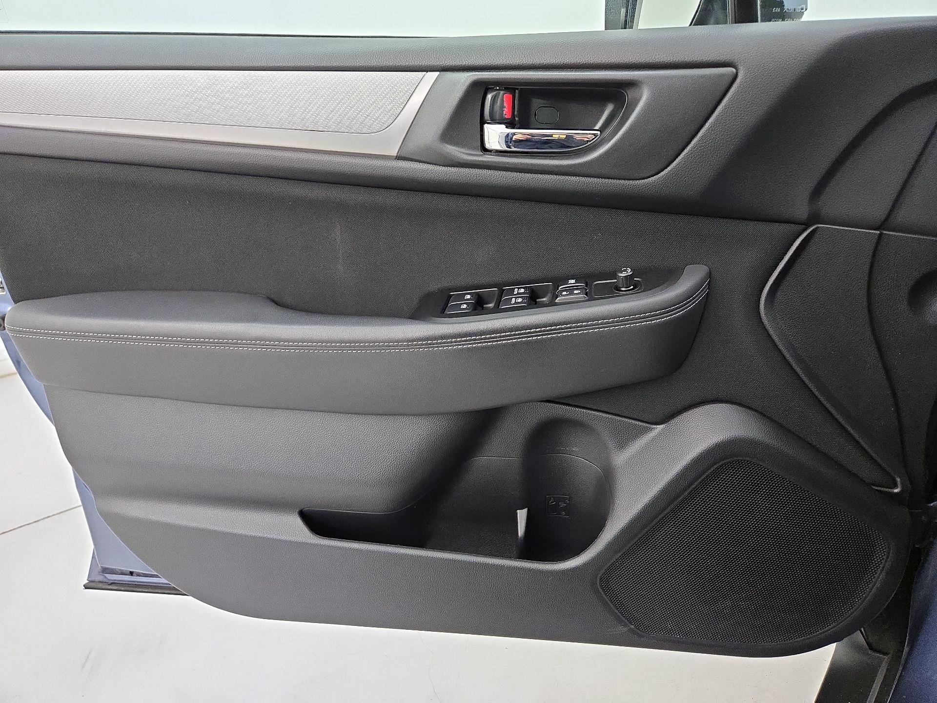 Thumbnail: 2015 Subaru Outback - 12