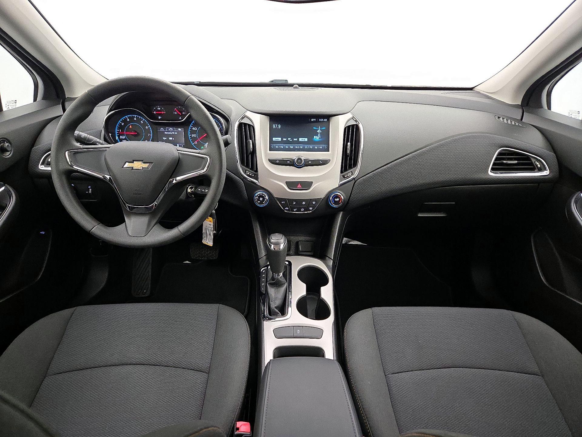 Thumbnail: 2017 Chevrolet Cruze - 9