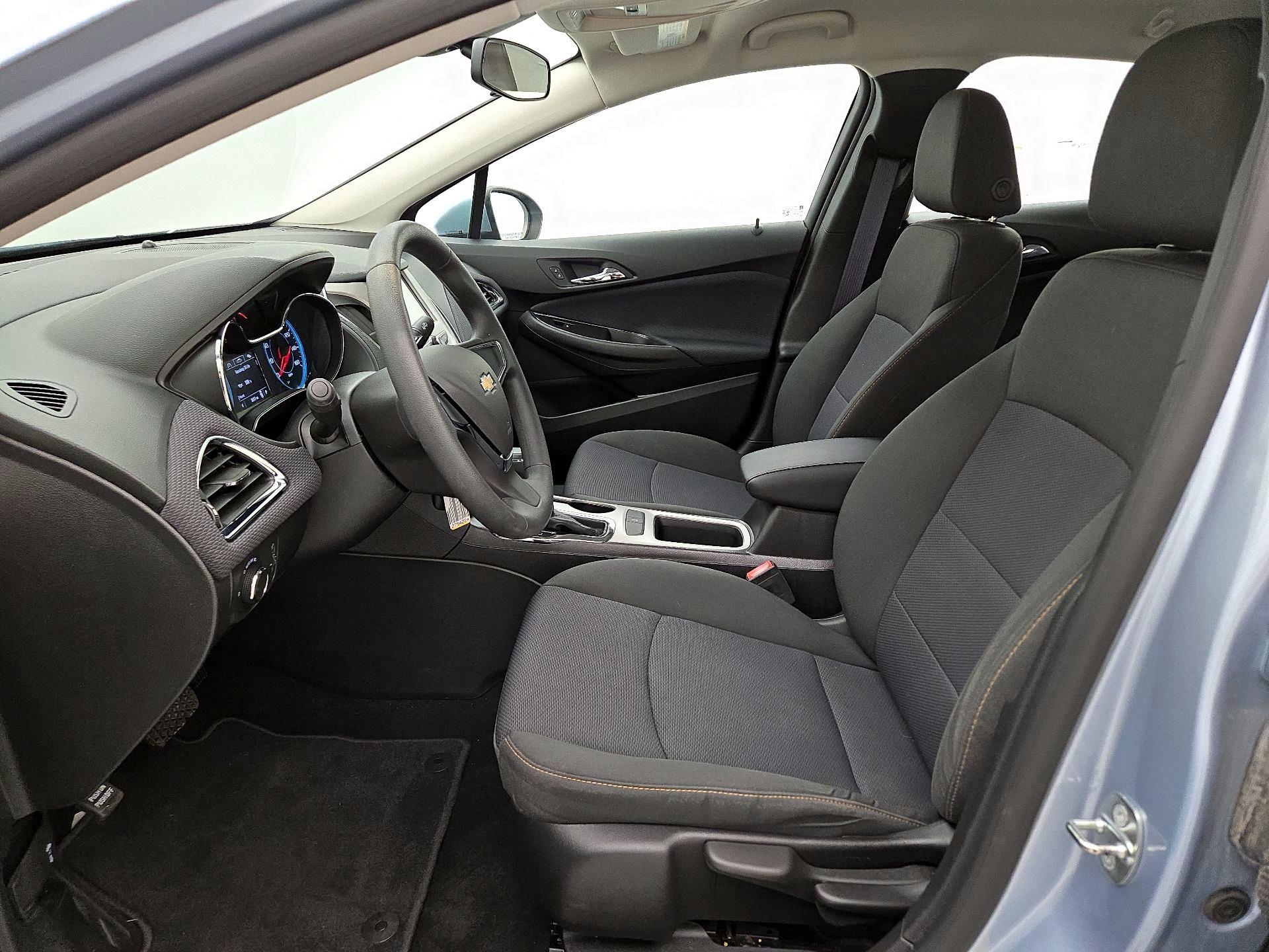 Thumbnail: 2017 Chevrolet Cruze - 11