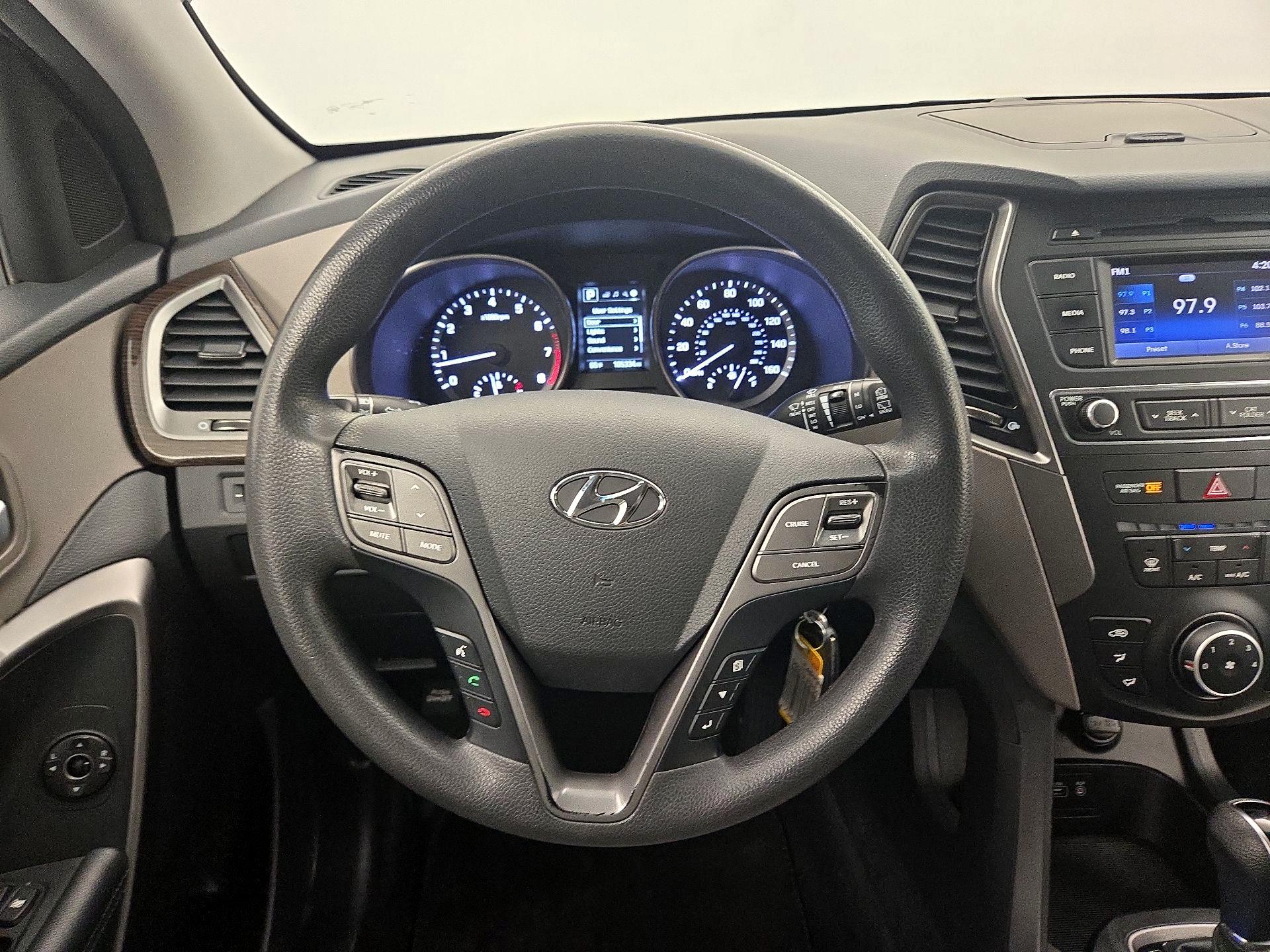Thumbnail: 2017 Hyundai Santa Fe - 10