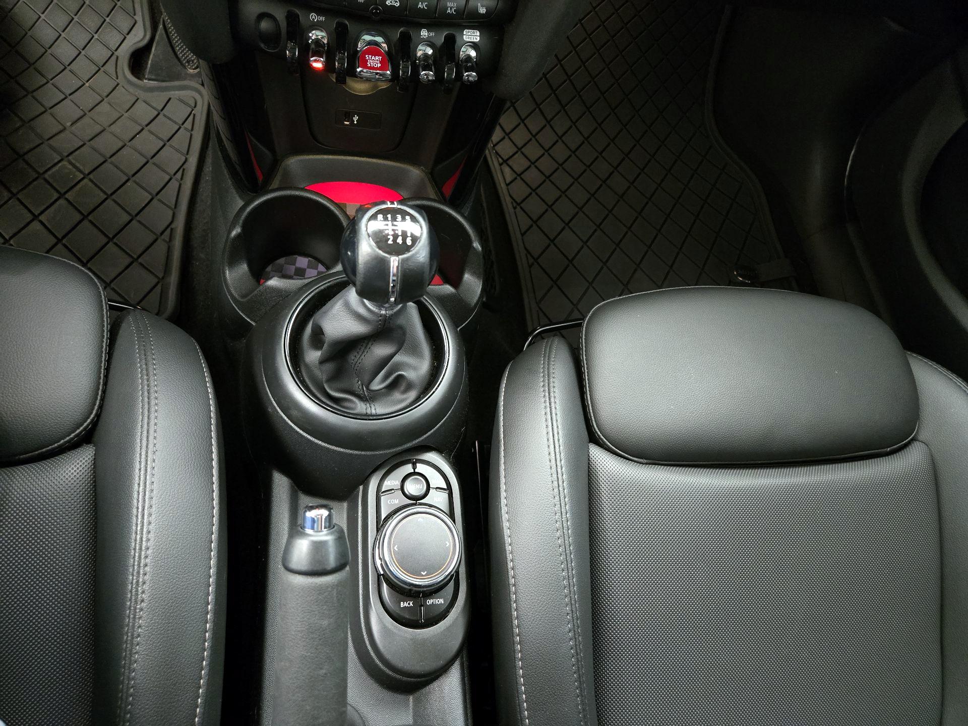Thumbnail: 2019 MINI Cooper Hardtop - 18