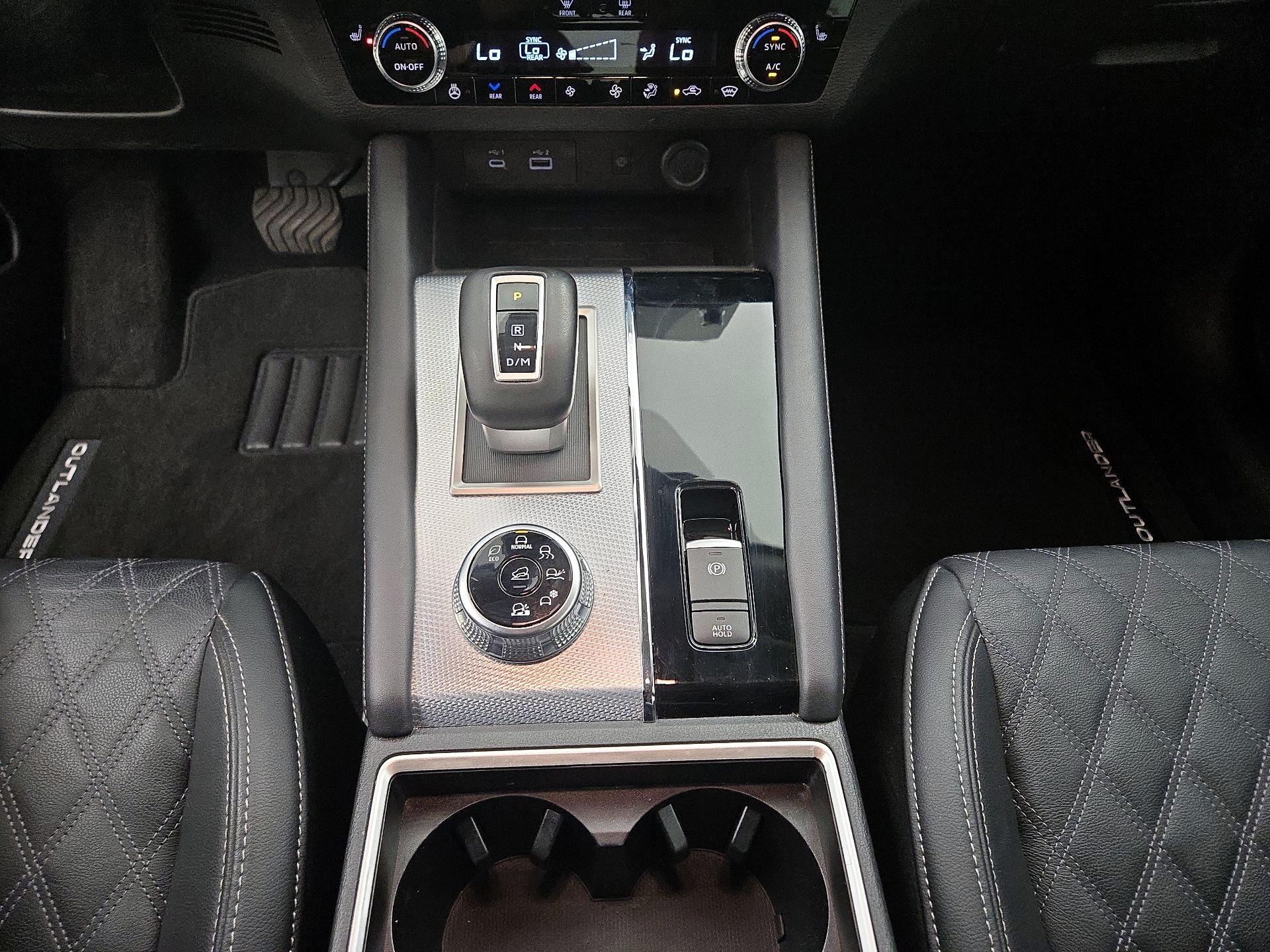 Thumbnail: 2024 Mitsubishi Outlander - 18
