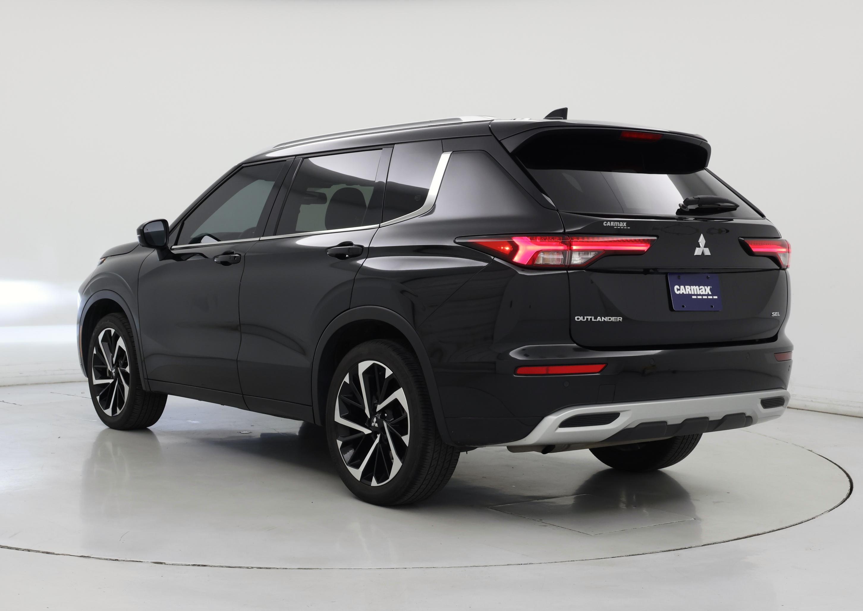 Thumbnail: 2024 Mitsubishi Outlander - 2