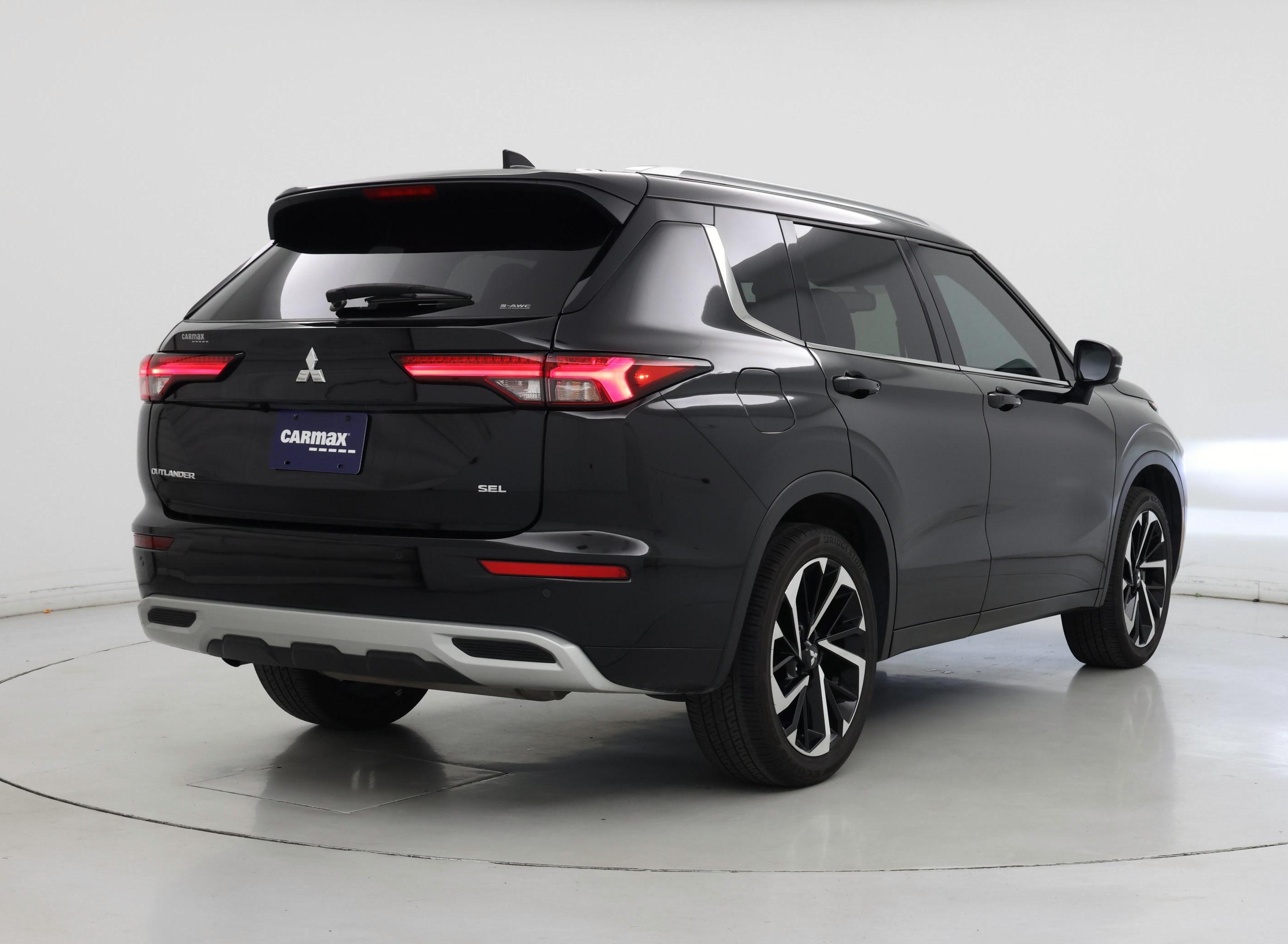 Thumbnail: 2024 Mitsubishi Outlander - 8