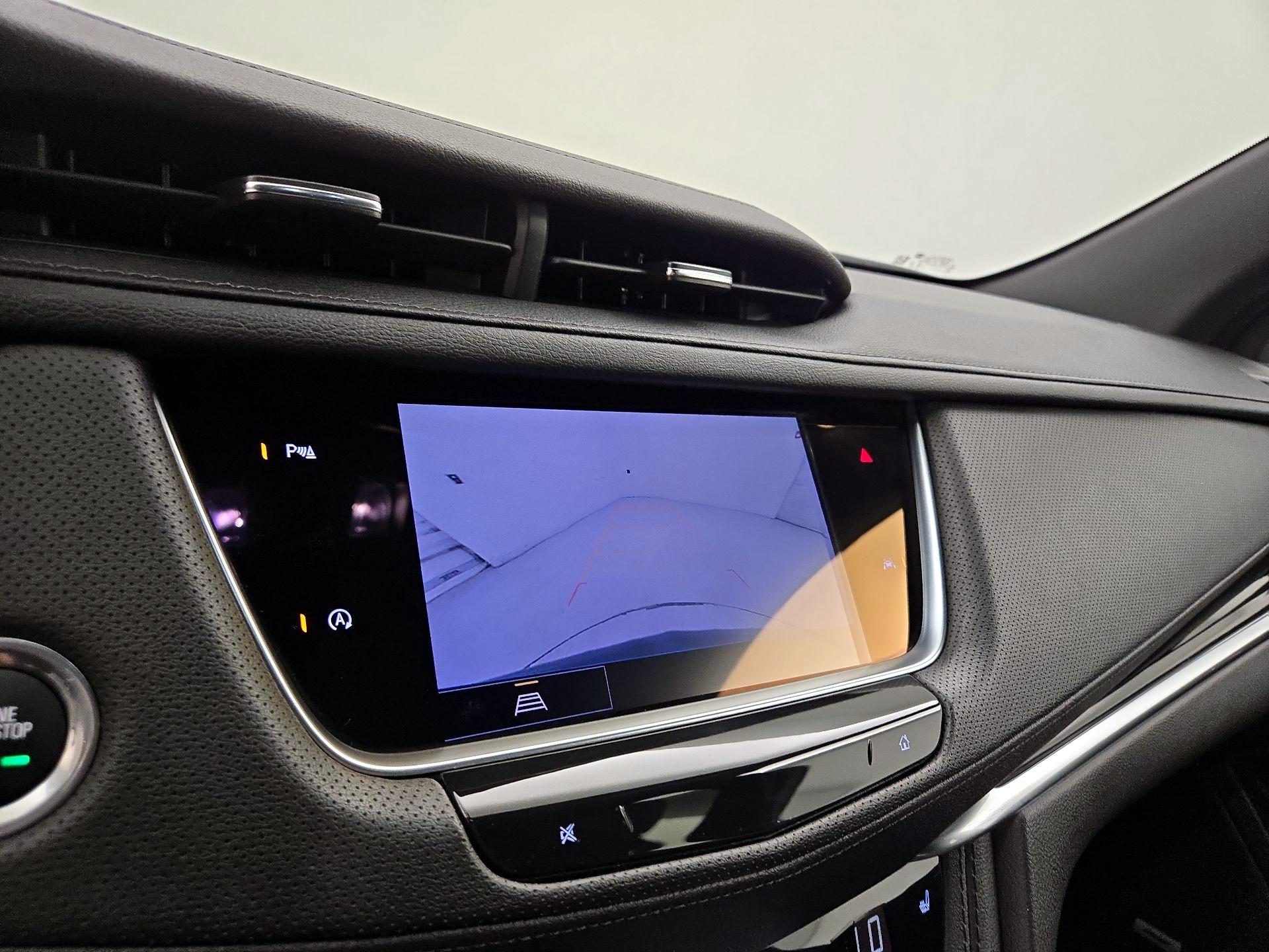 Thumbnail: 2023 Cadillac XT6 - 14