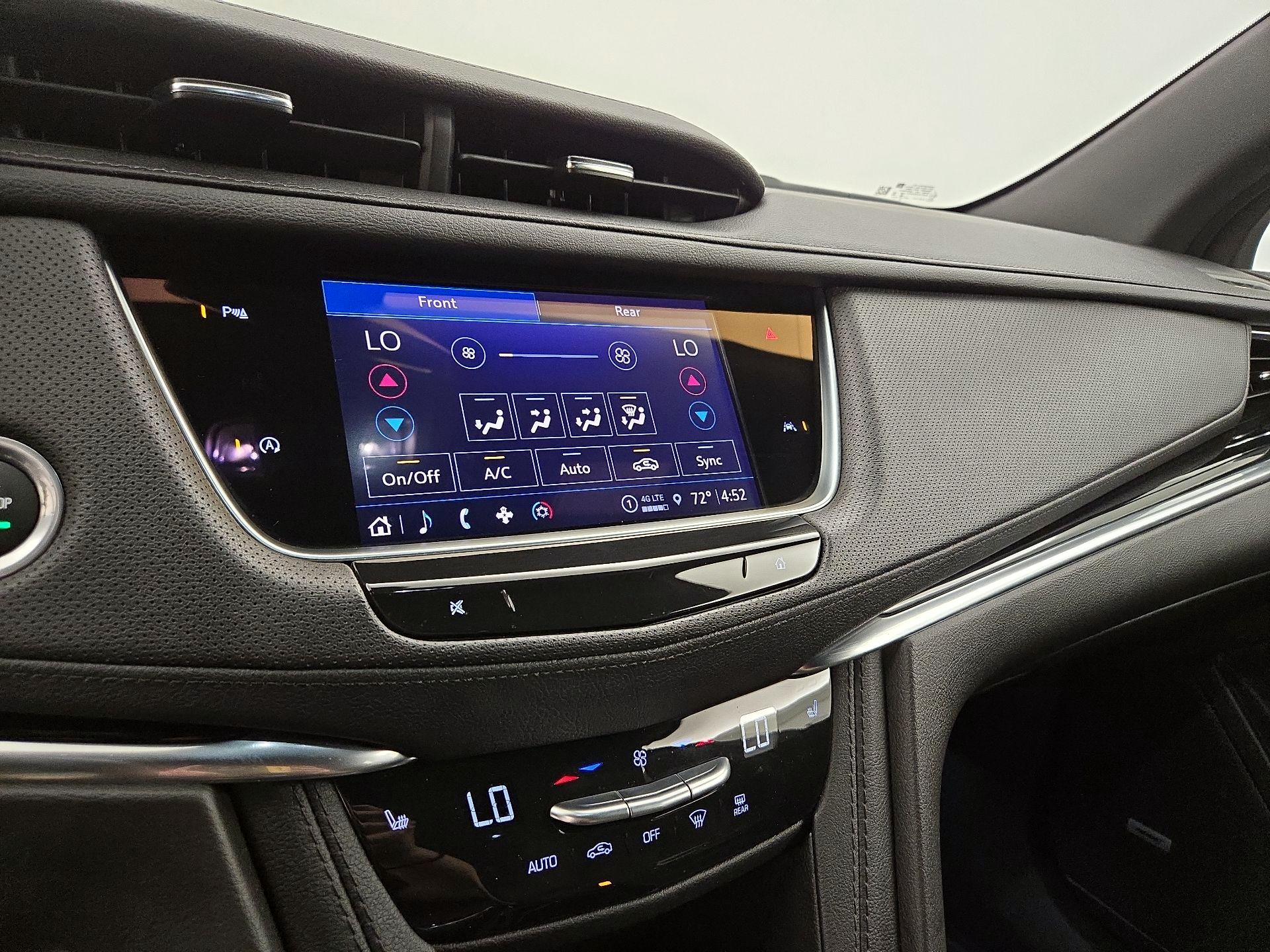 Thumbnail: 2023 Cadillac XT6 - 16