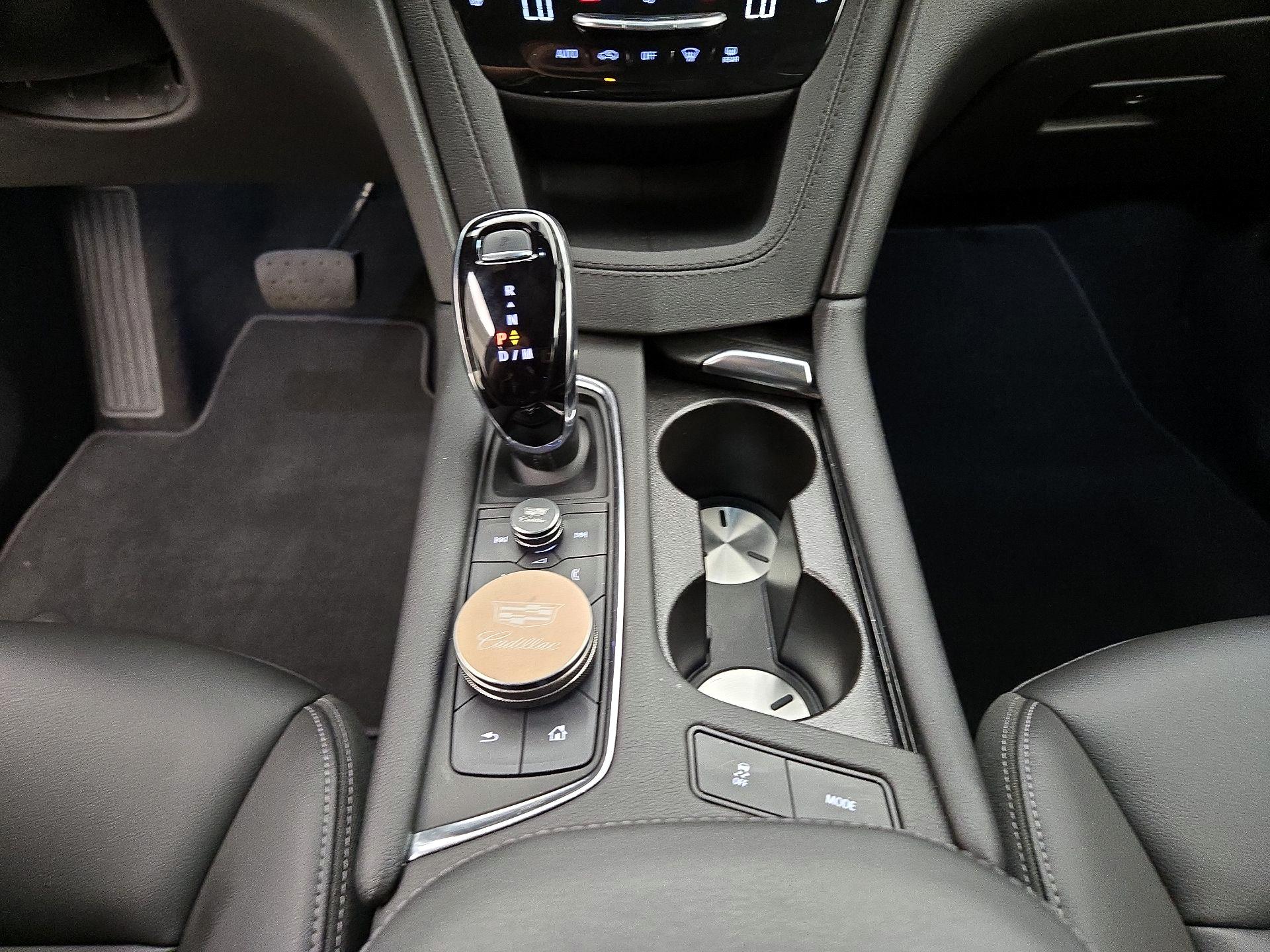 Thumbnail: 2023 Cadillac XT6 - 17