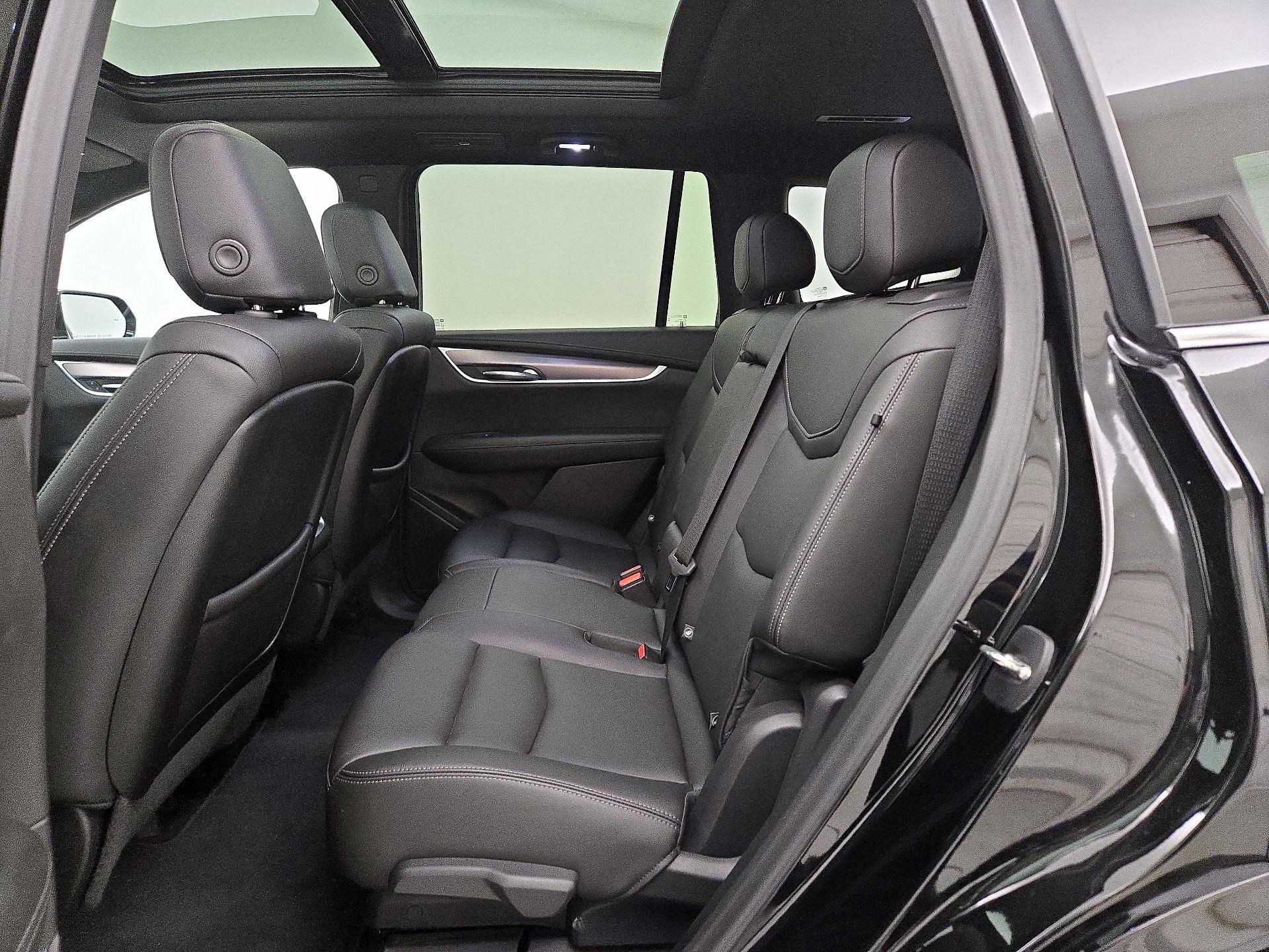 Thumbnail: 2023 Cadillac XT6 - 20