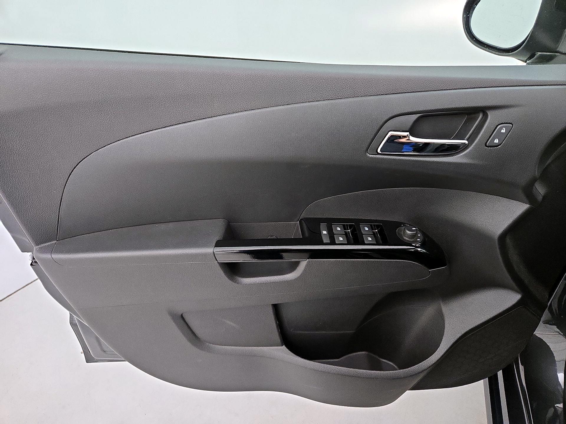 Thumbnail: 2015 Chevrolet Sonic - 12