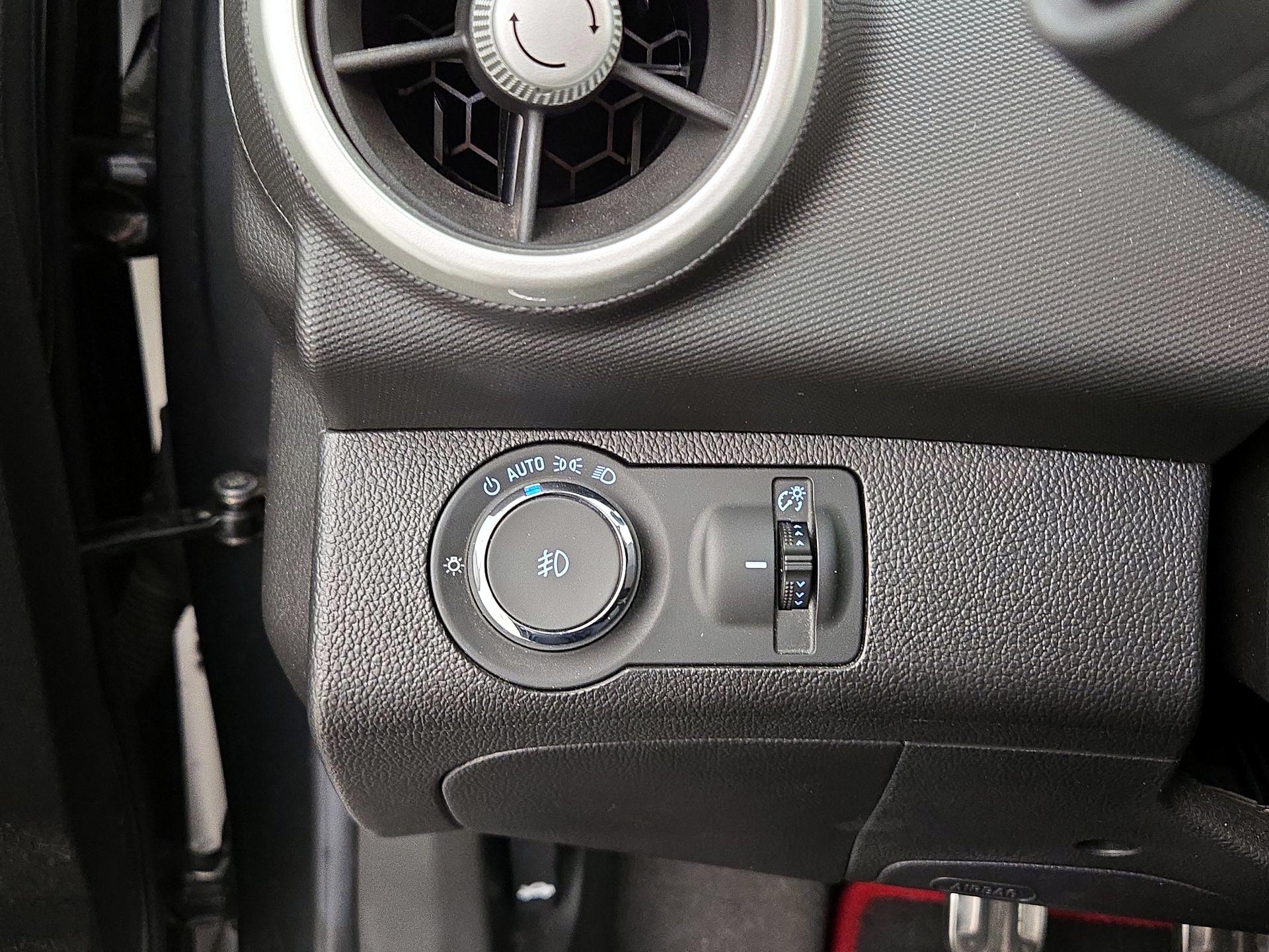 Thumbnail: 2015 Chevrolet Sonic - 13