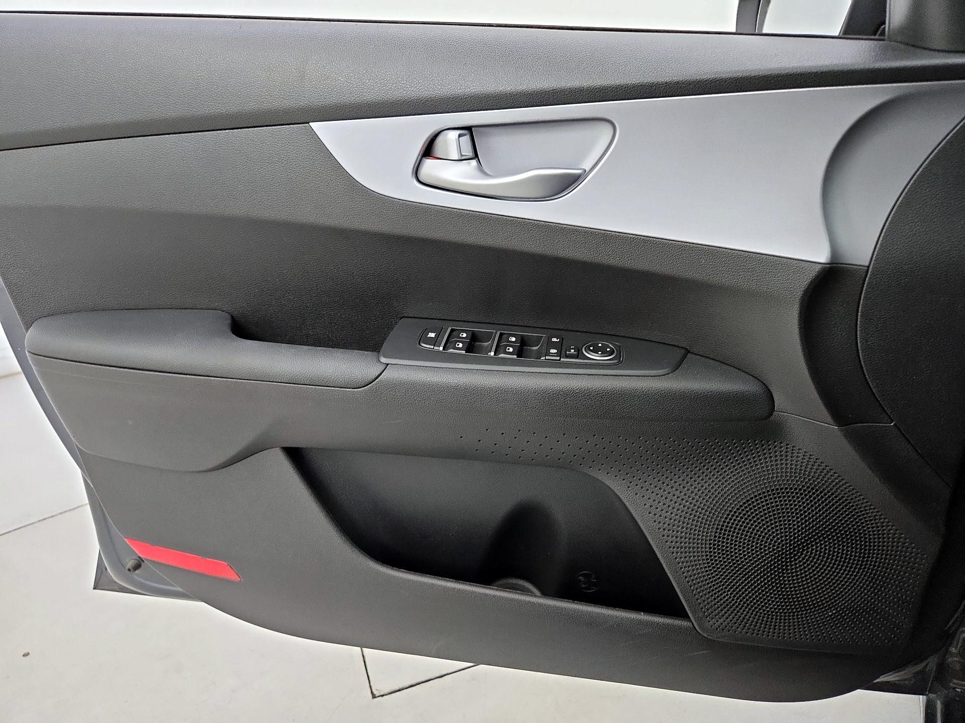 Thumbnail: 2023 Kia Forte - 12