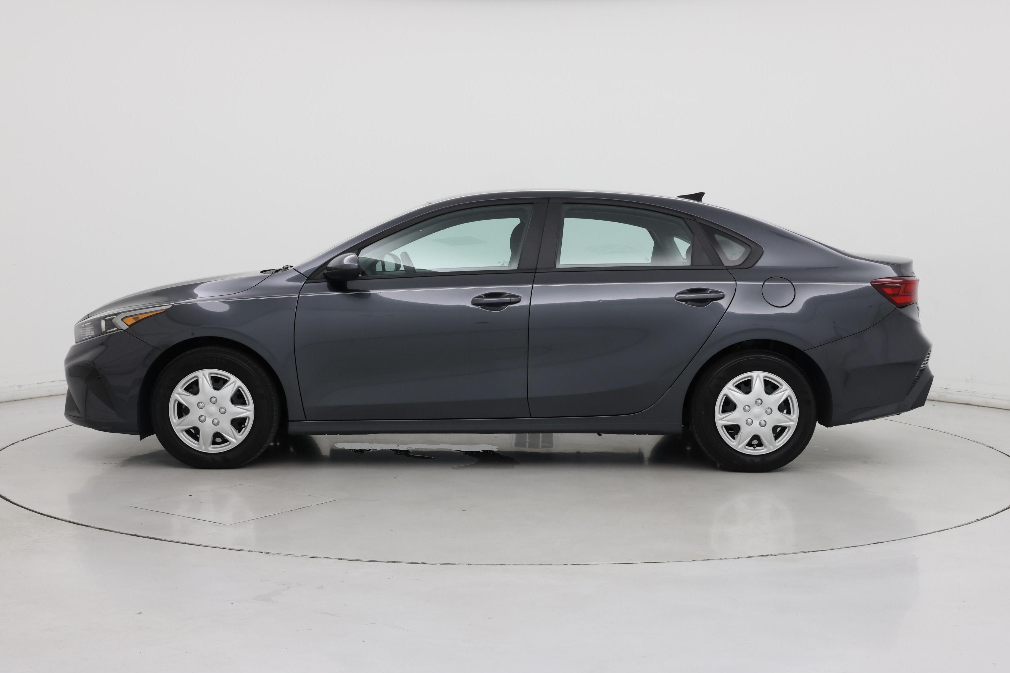 Thumbnail: 2023 Kia Forte - 3