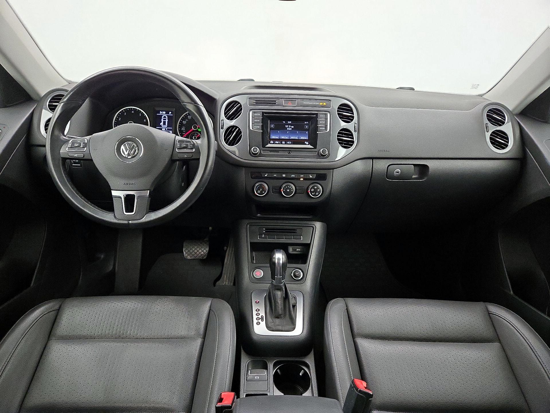 Thumbnail: 2016 Volkswagen Tiguan - 9