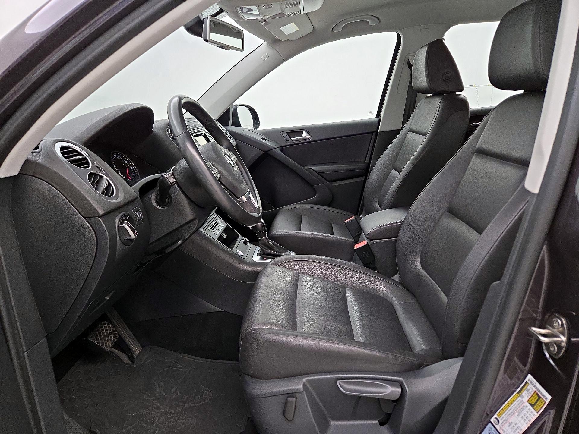 Thumbnail: 2016 Volkswagen Tiguan - 11