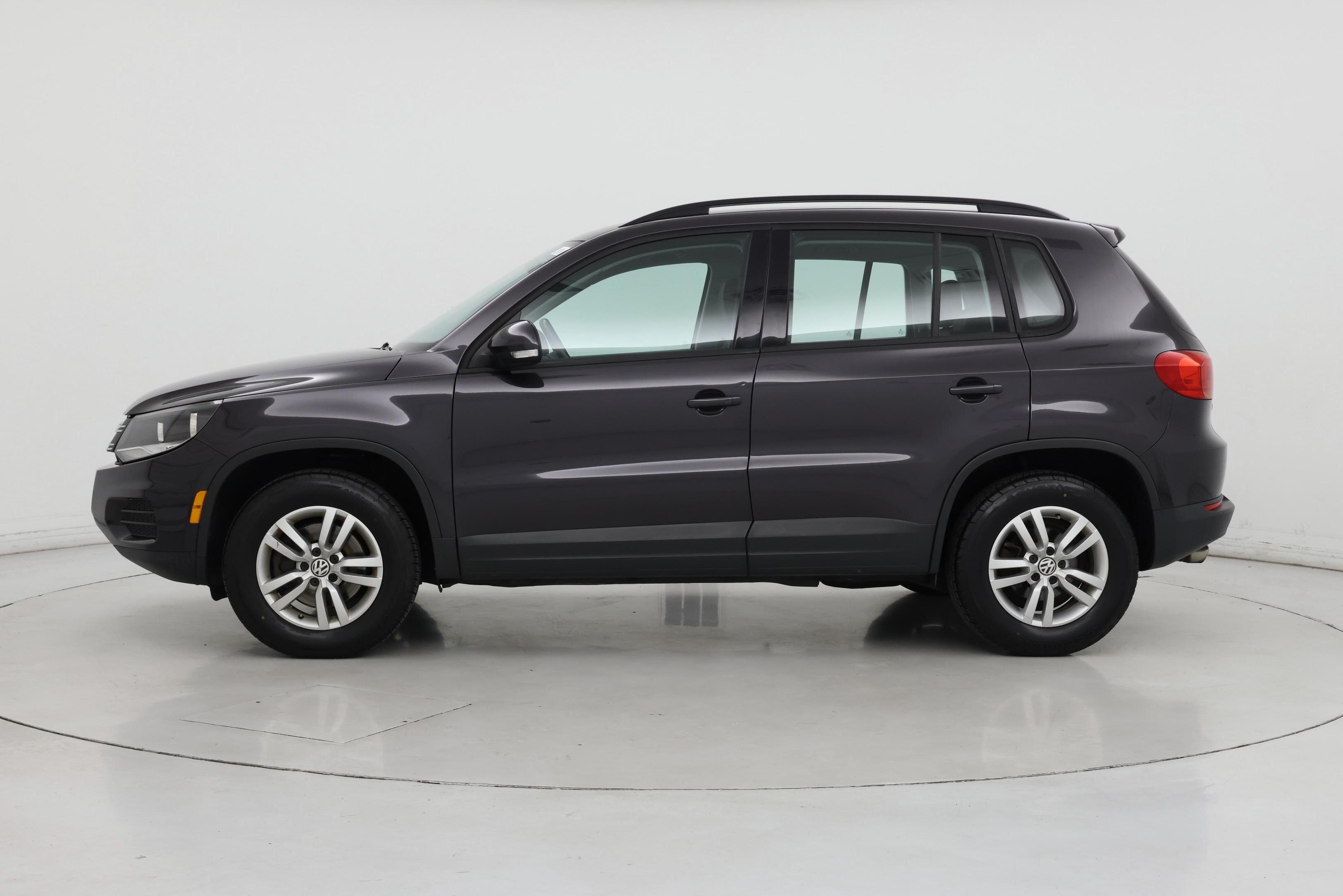 Thumbnail: 2016 Volkswagen Tiguan - 3