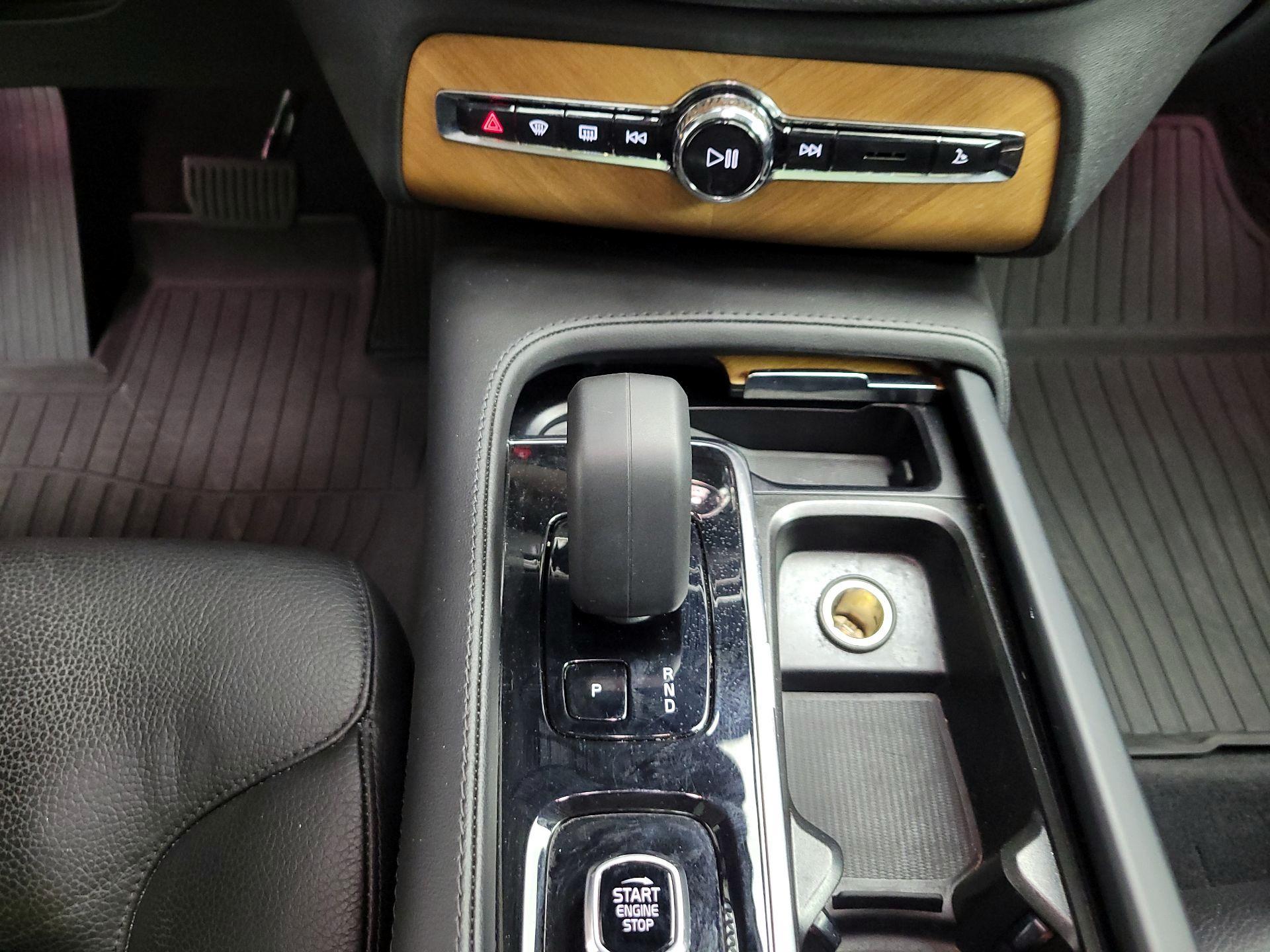 Thumbnail: 2023 Volvo XC90 - 16