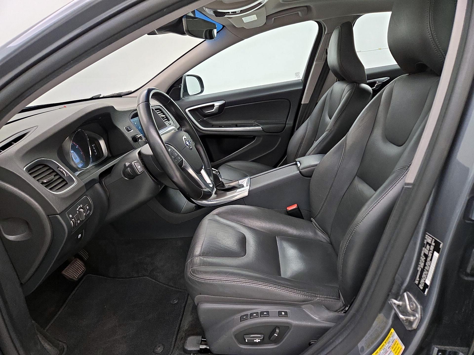 Thumbnail: 2016 Volvo S60 - 11