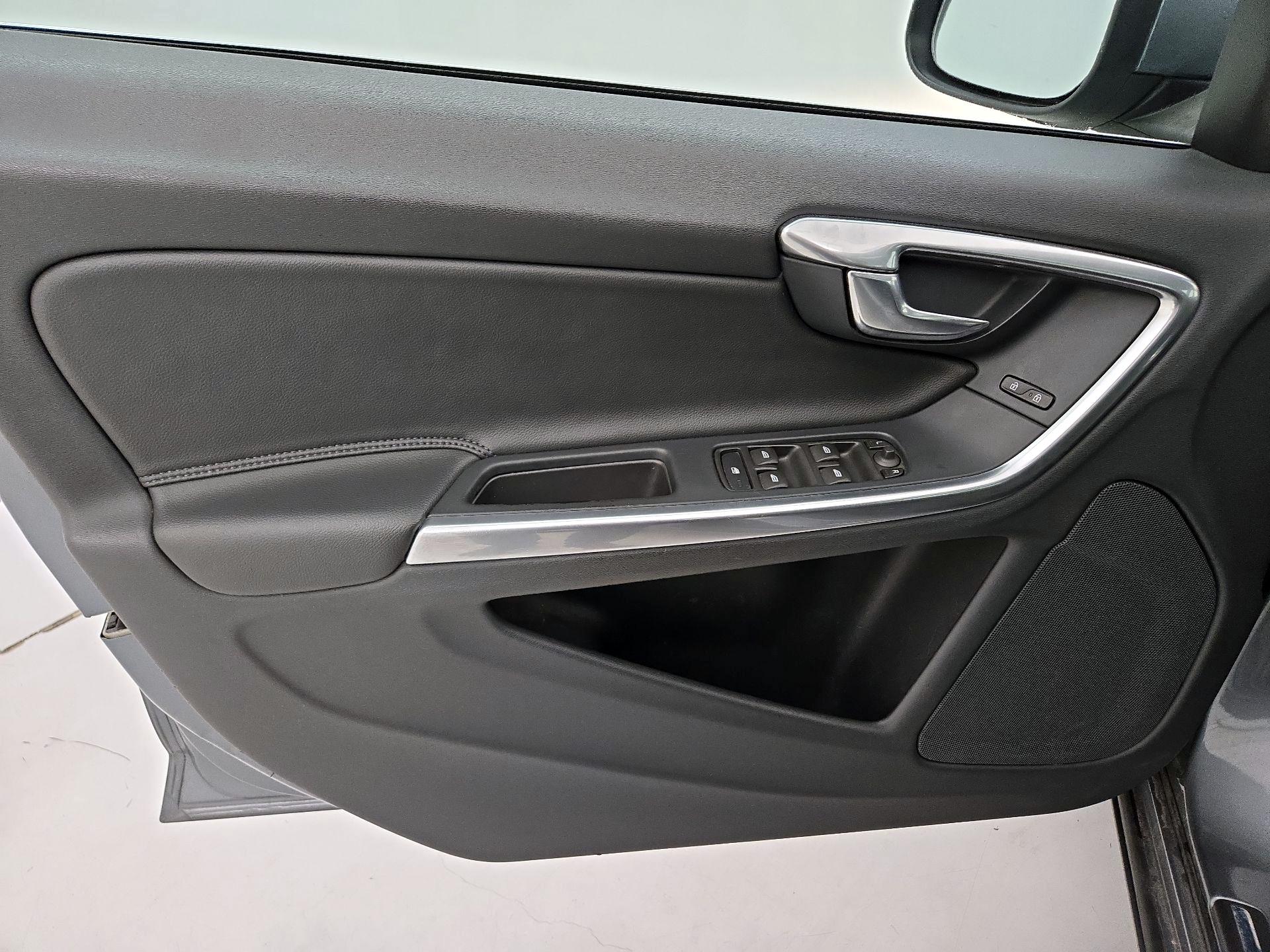 Thumbnail: 2016 Volvo S60 - 12