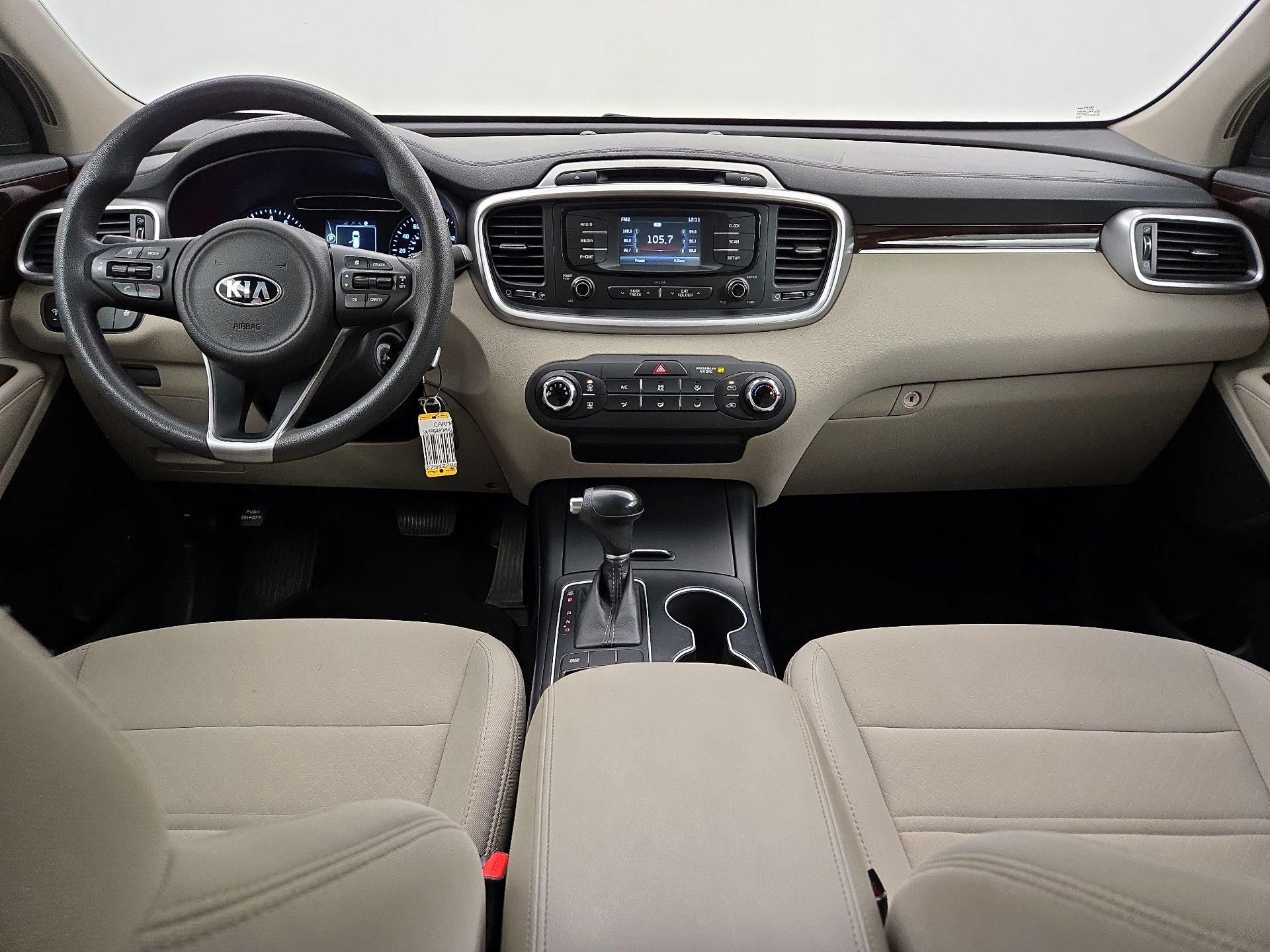 Thumbnail: 2017 Kia Sorento - 9
