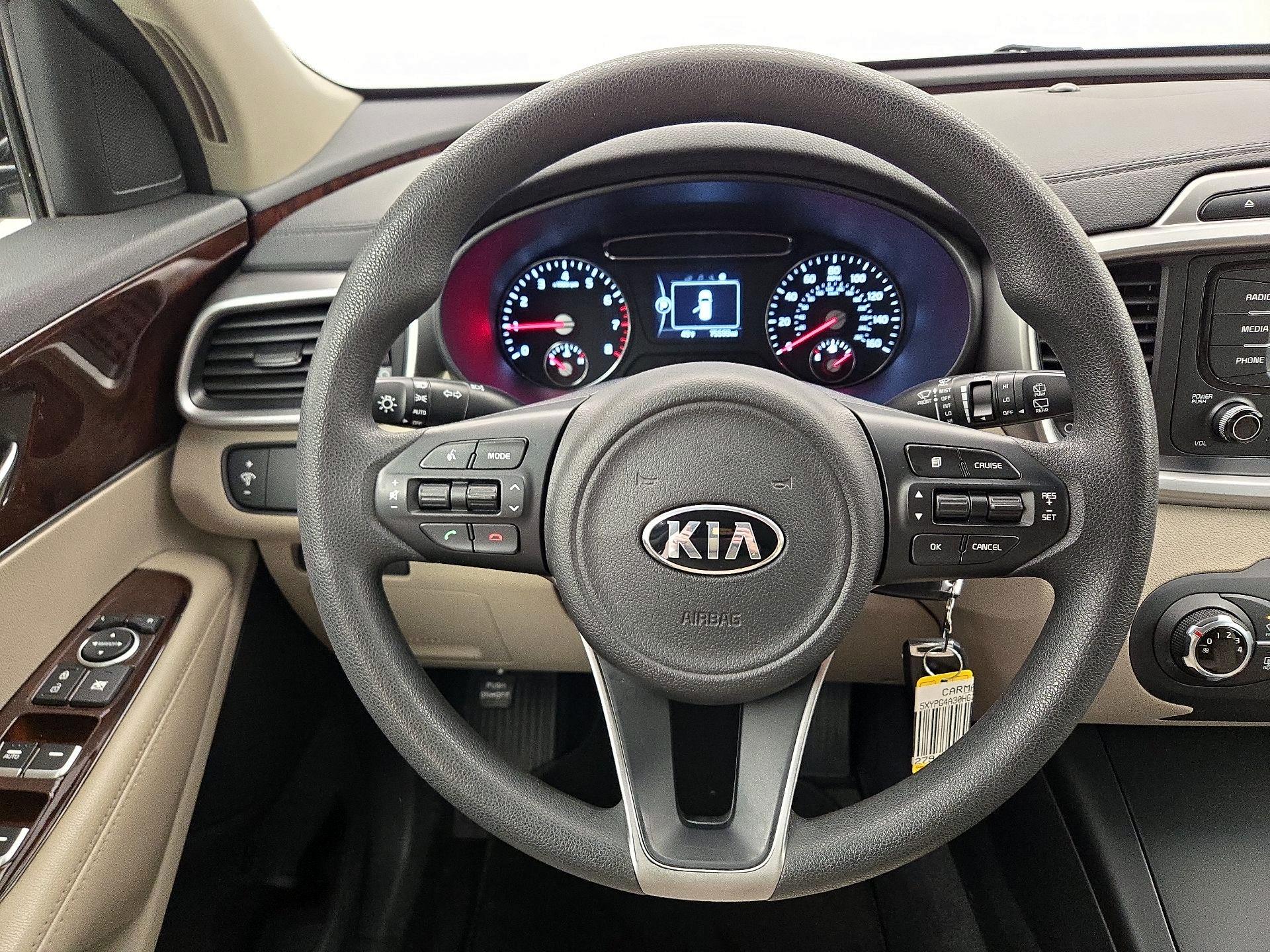 Thumbnail: 2017 Kia Sorento - 10