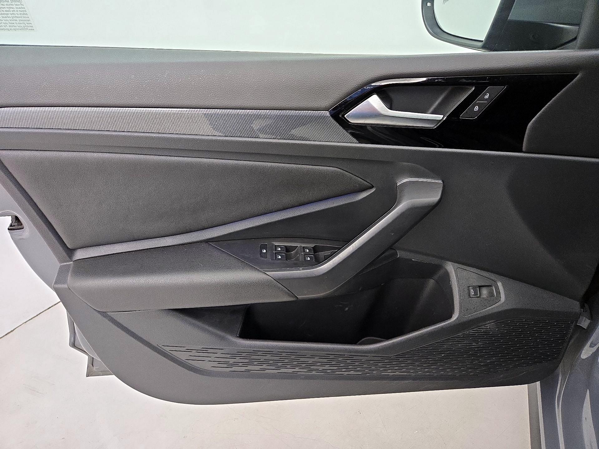 Thumbnail: 2019 Volkswagen Jetta - 12