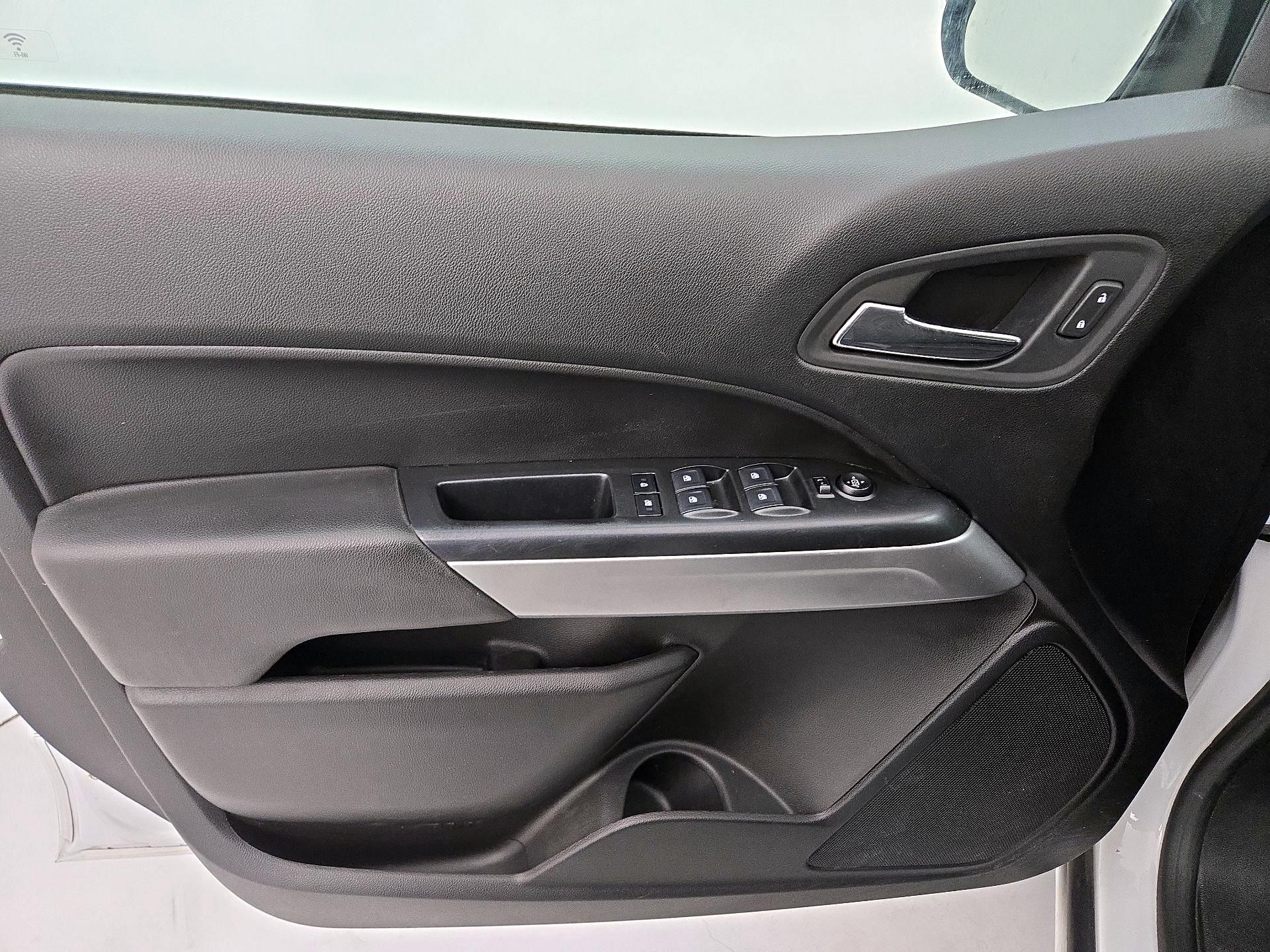 Thumbnail: 2018 Chevrolet Colorado - 12