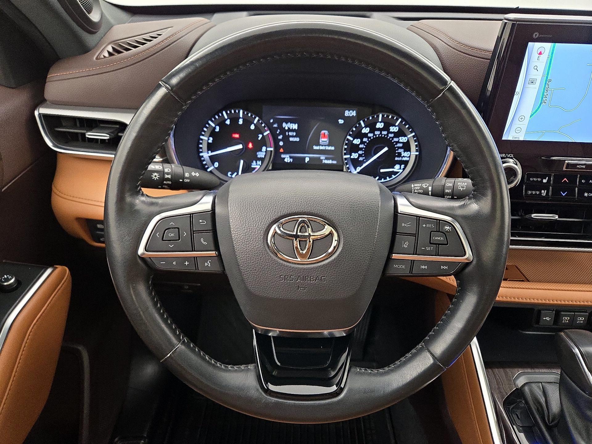 Thumbnail: 2021 Toyota Highlander - 10