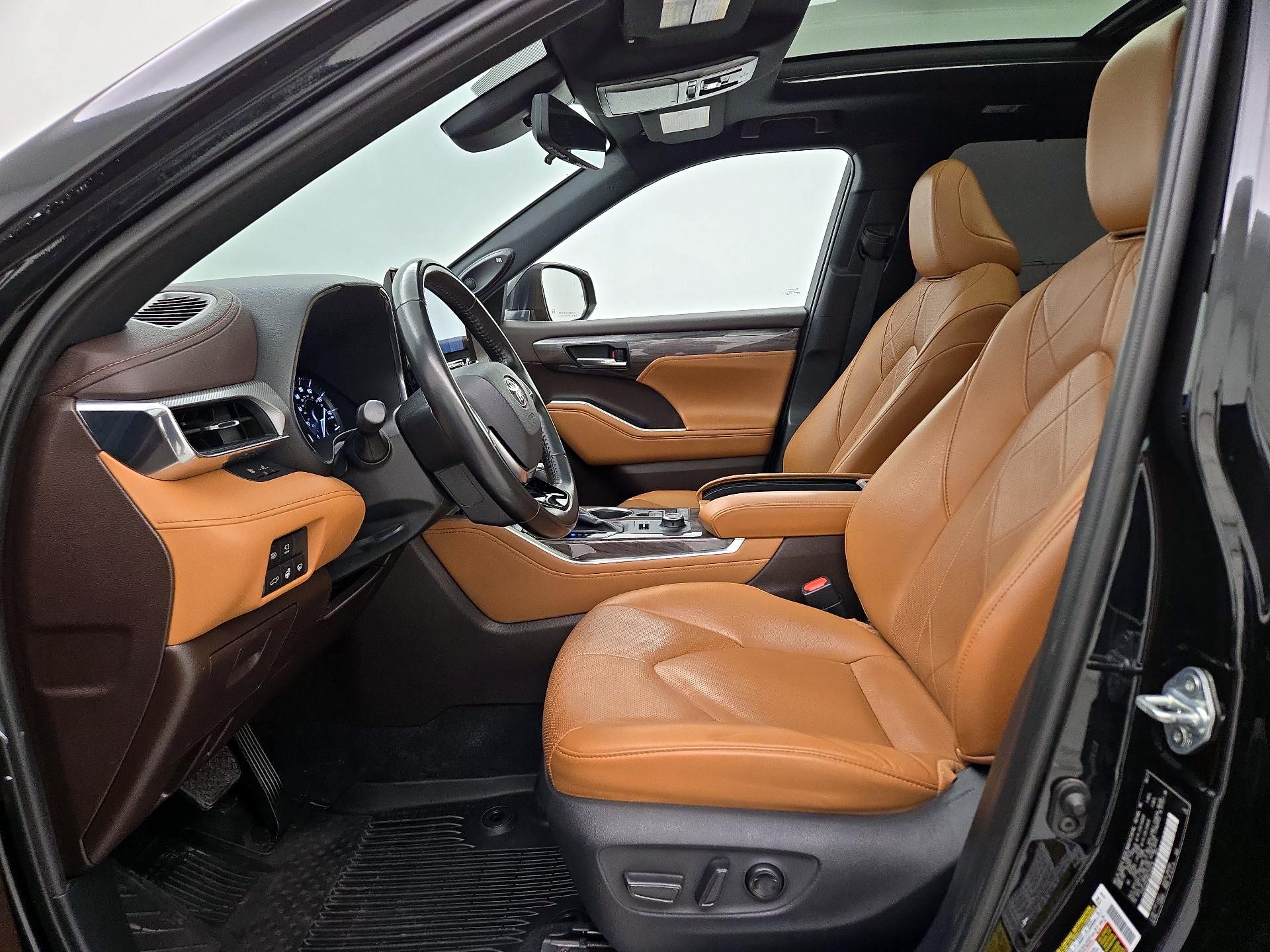 Thumbnail: 2021 Toyota Highlander - 11