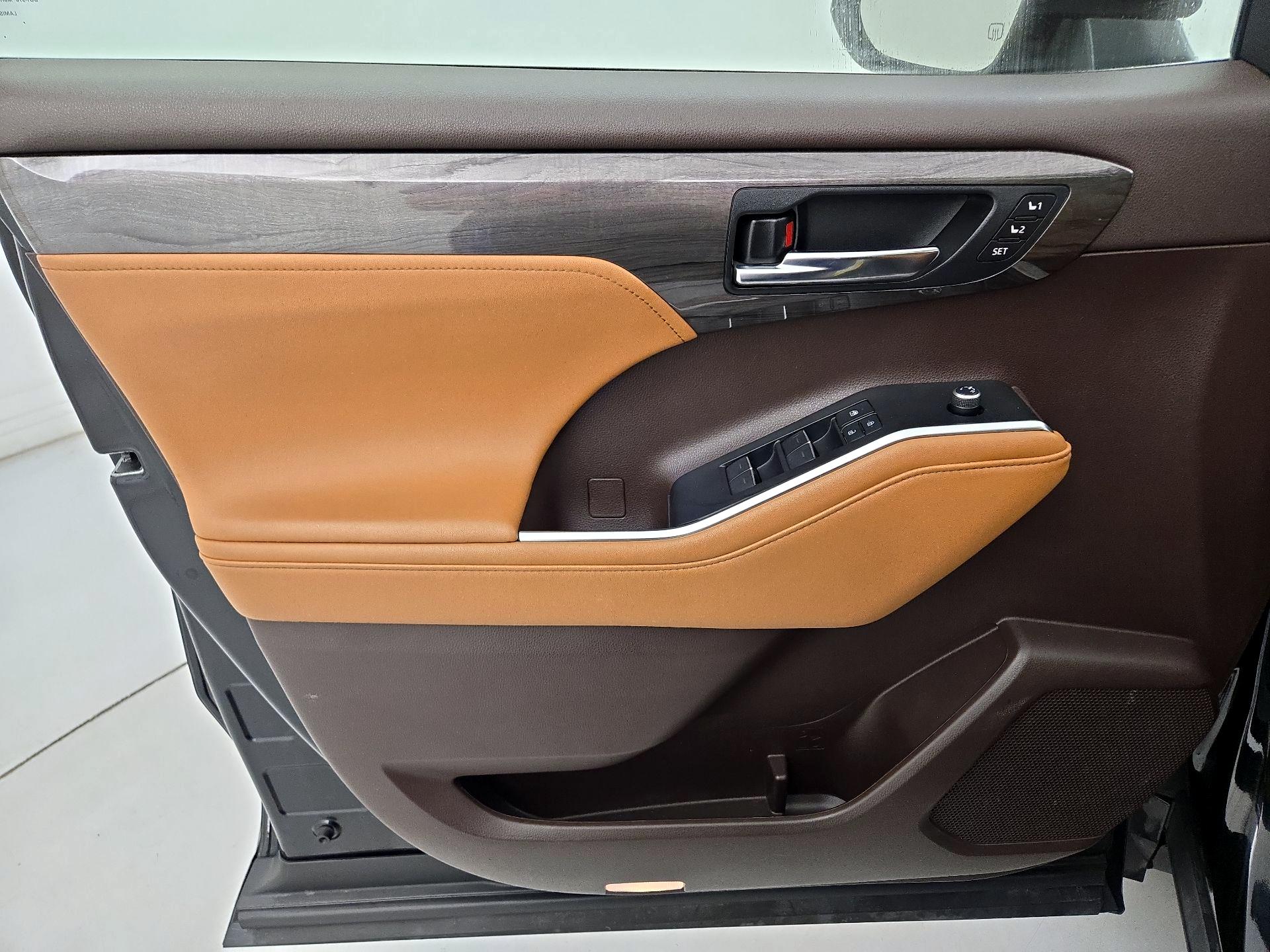 Thumbnail: 2021 Toyota Highlander - 12