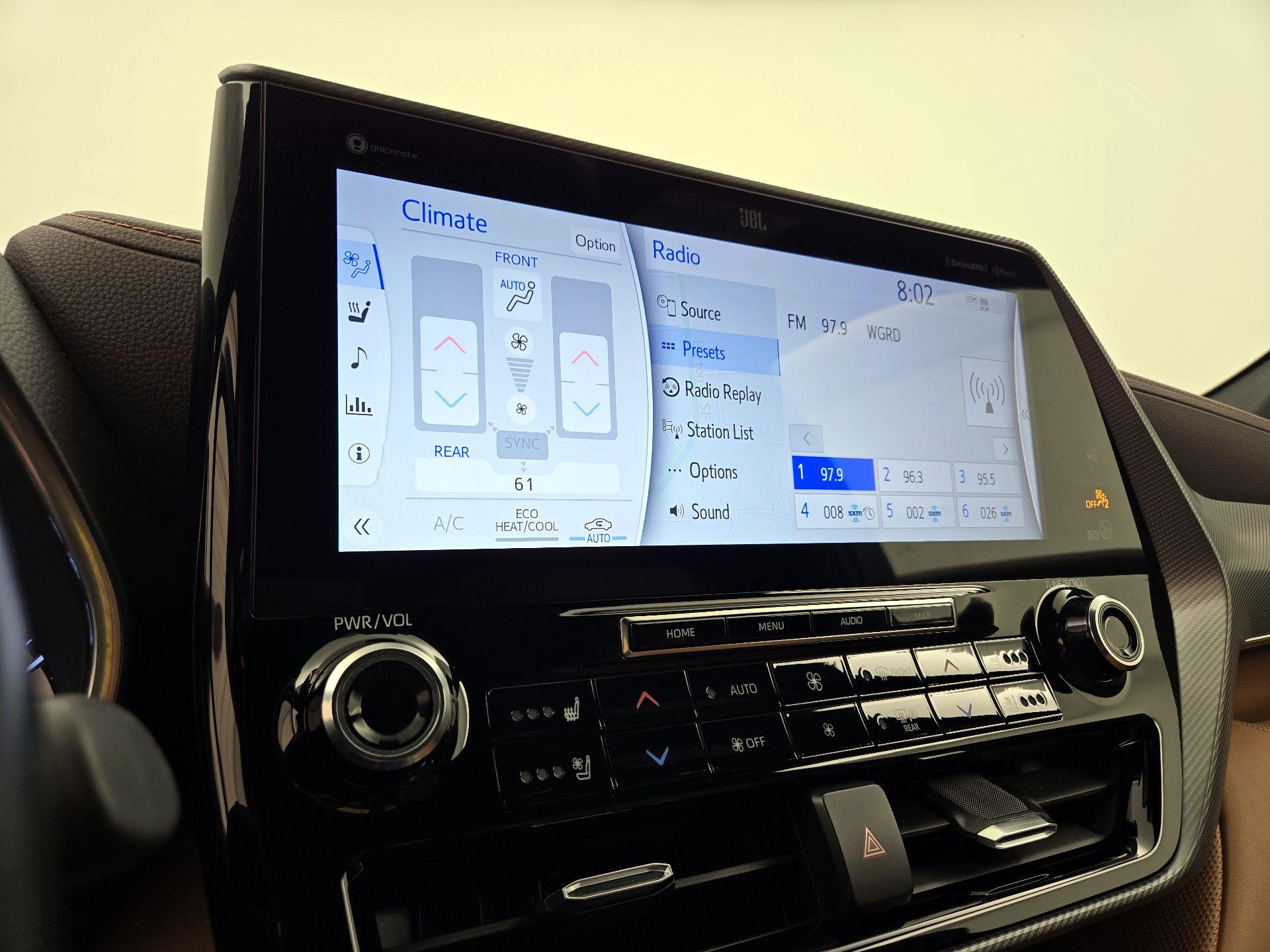 Thumbnail: 2021 Toyota Highlander - 17
